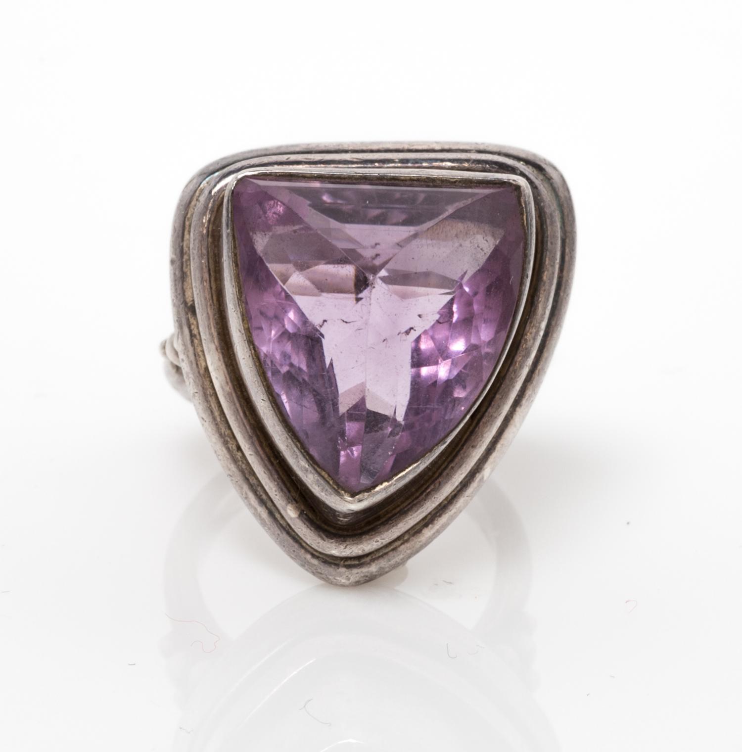 A Silver and Amethyst Ring, 12.20 dwts.
