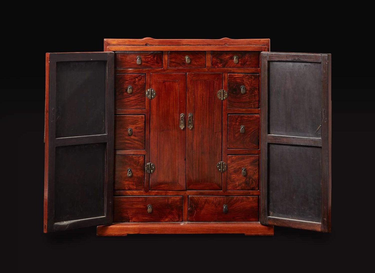 A huanghuali, huamu and mixed hardwoods travelling cabinet 黃花梨樺木及硬木箱