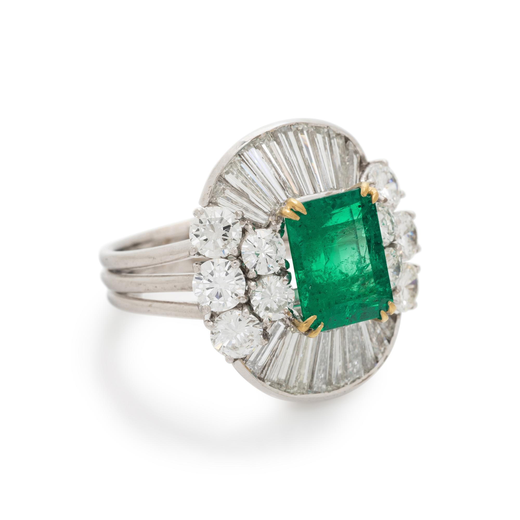 COLOMBIAN EMERALD, DIAMOND, AND WHITE GOLD RING