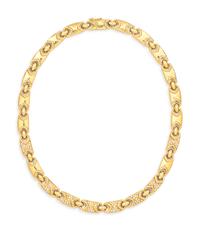 YELLOW GOLD AND DIAMOND NECKLACE