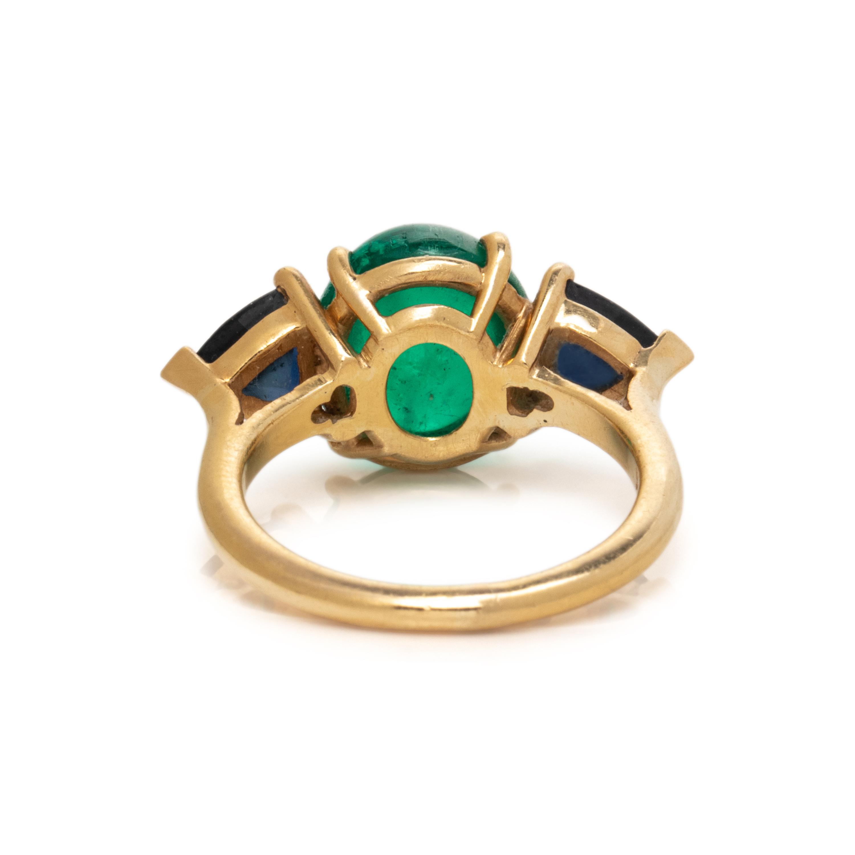 COLOMBIAN EMERALD AND SAPPHIRE RING