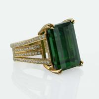 An 18K Yellow Gold, Green Tourmaline, and Diamond Ring