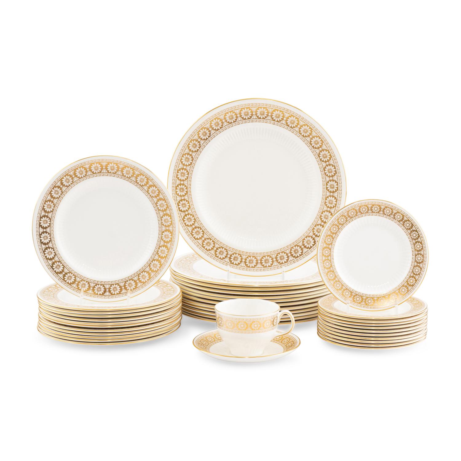 A Wedgwood Marguerite Porcelain Dinner Service