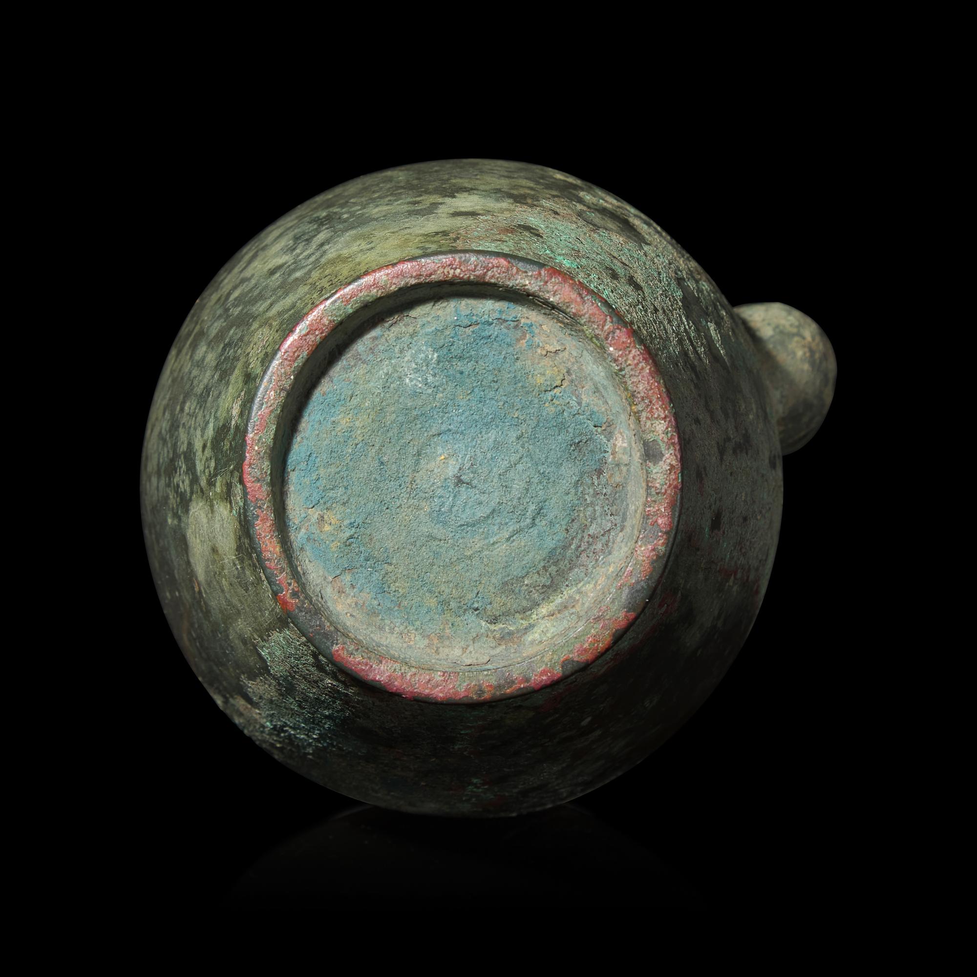 A Korean Bronze Kundika, Jeongbyeong, Goryeo Dynasty (918–1392) — 高丽王朝 (918-1392) 銅製淨甁