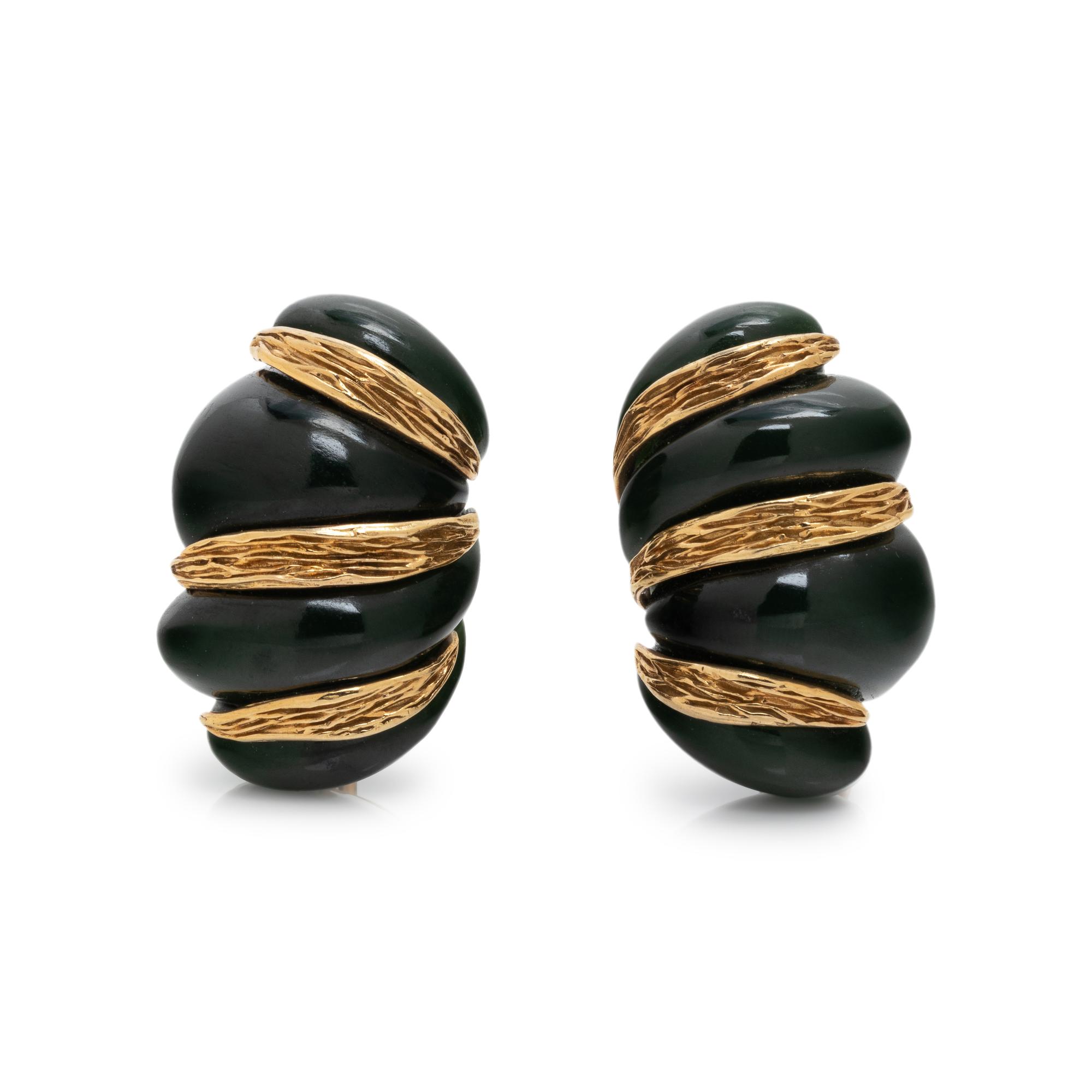 YELLOW GOLD AND NEPHRITE EARCLIPS