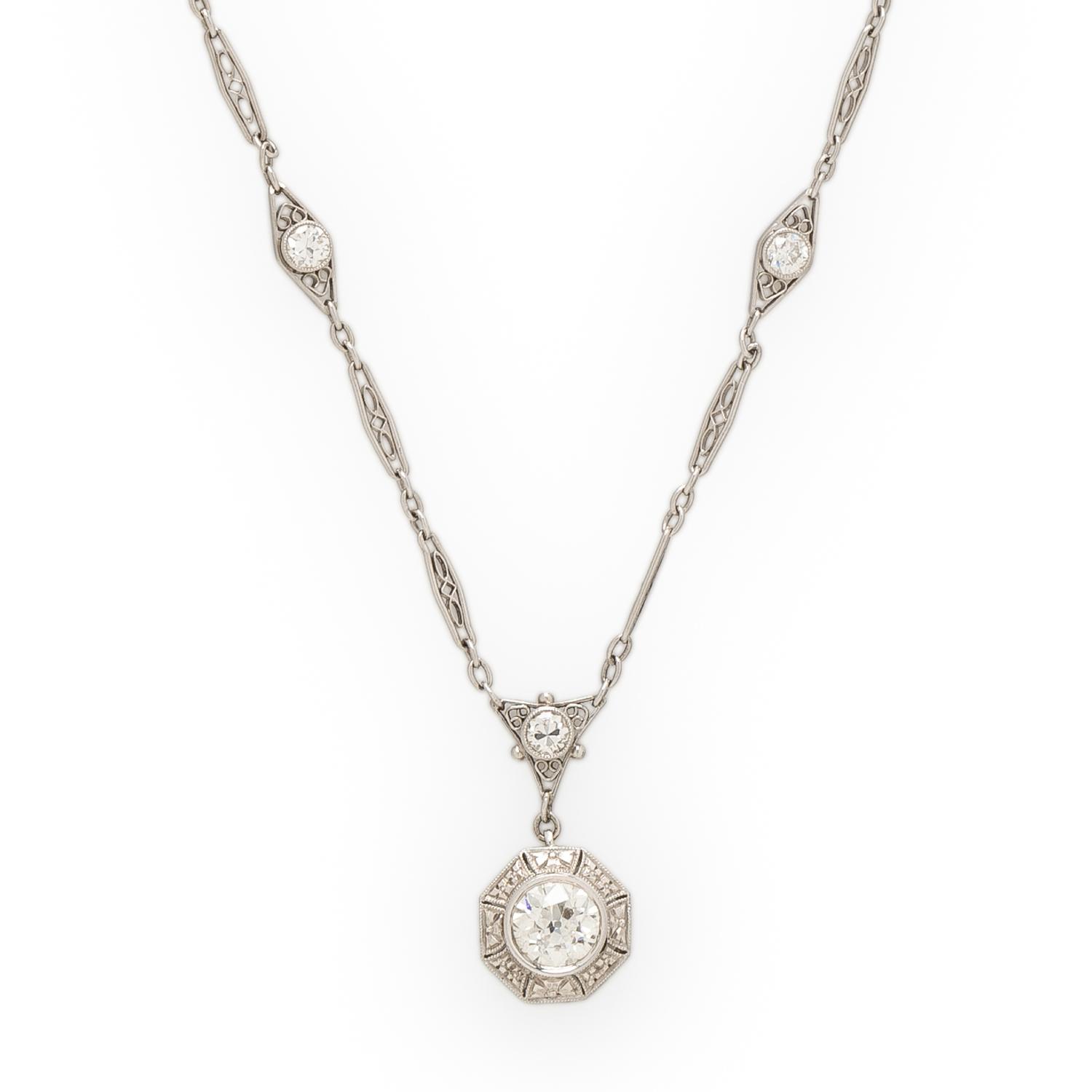 DIAMOND AND PLATINUM NECKLACE