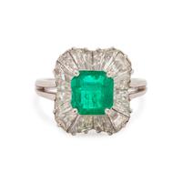 EMERALD AND DIAMOND RING