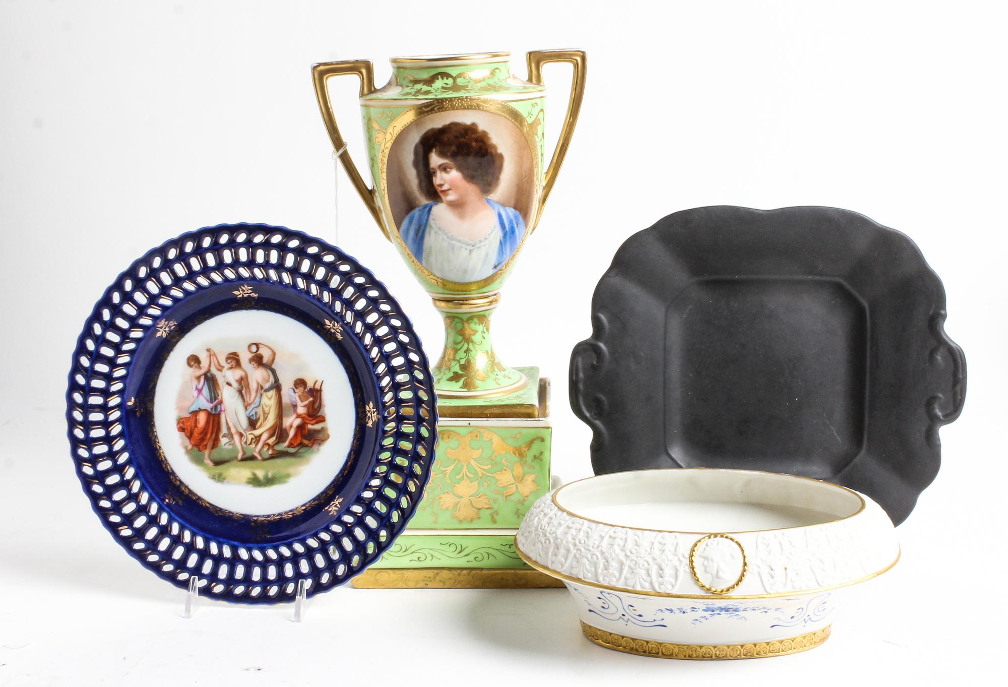 A Vienna Porcelain Vase Height 12 5/8 inches. — EARLY 20TH CENTURY