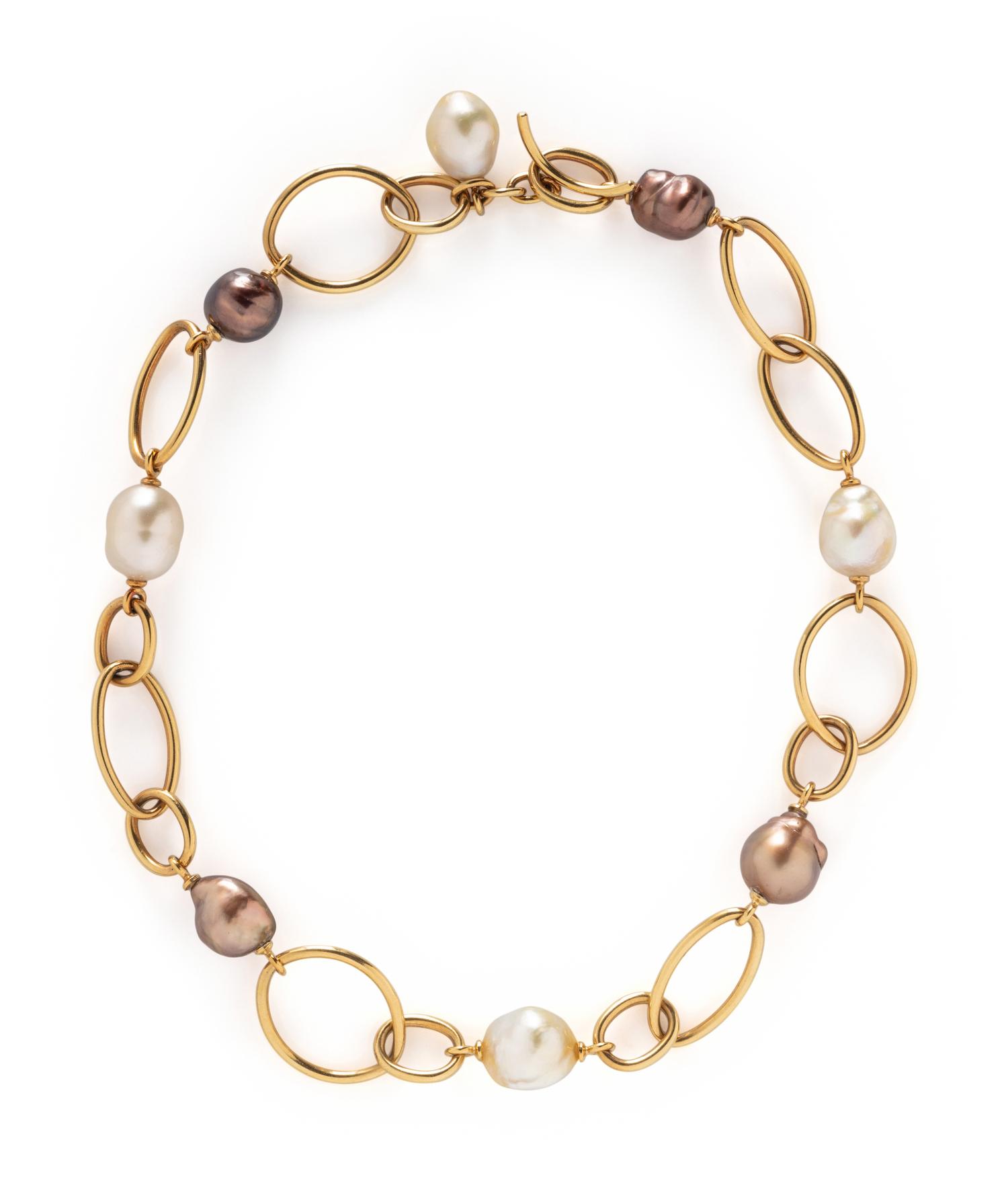 YELLOW GOLD AND BAROQUE PEARL NECKLACE