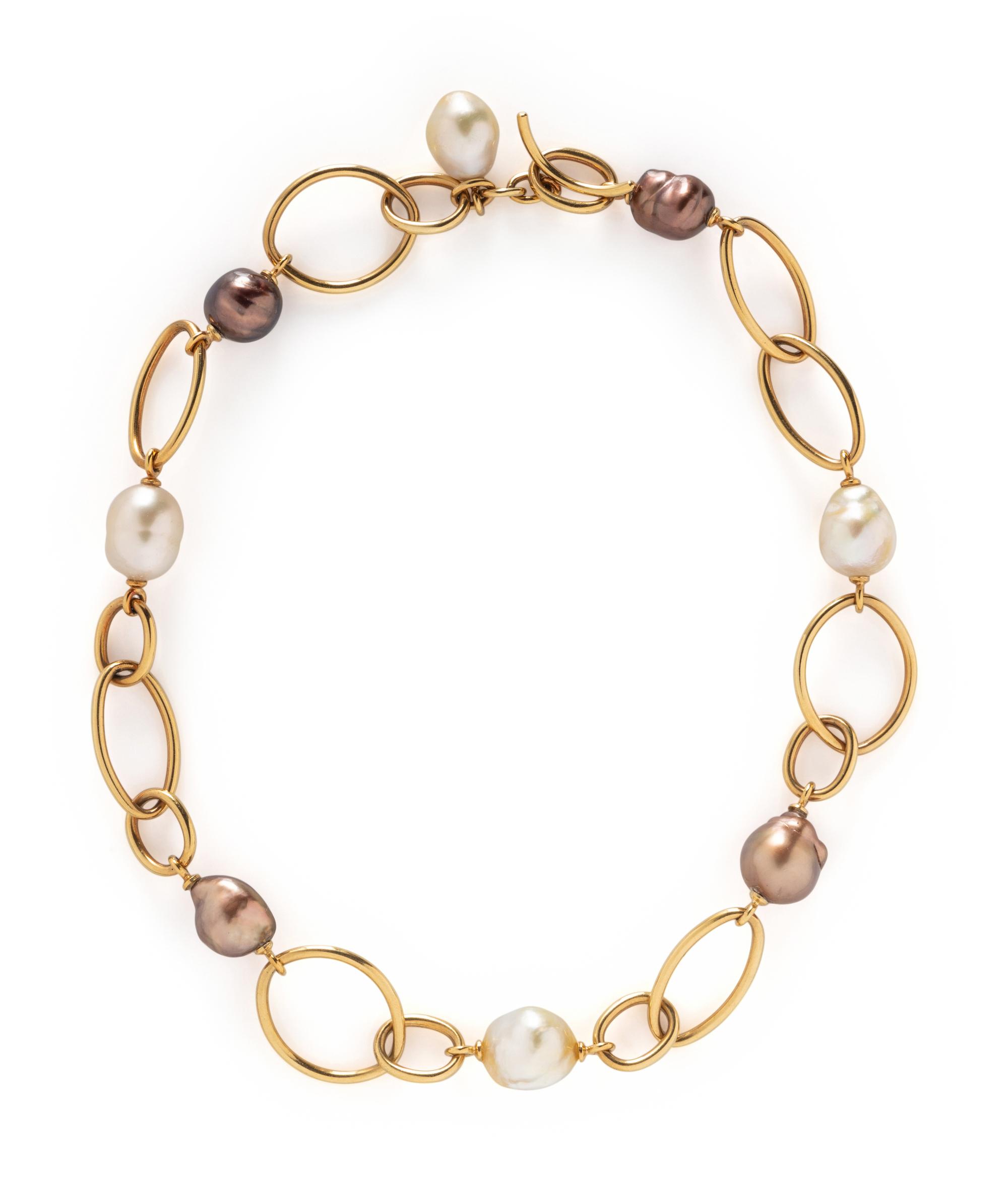 YELLOW GOLD AND BAROQUE PEARL NECKLACE