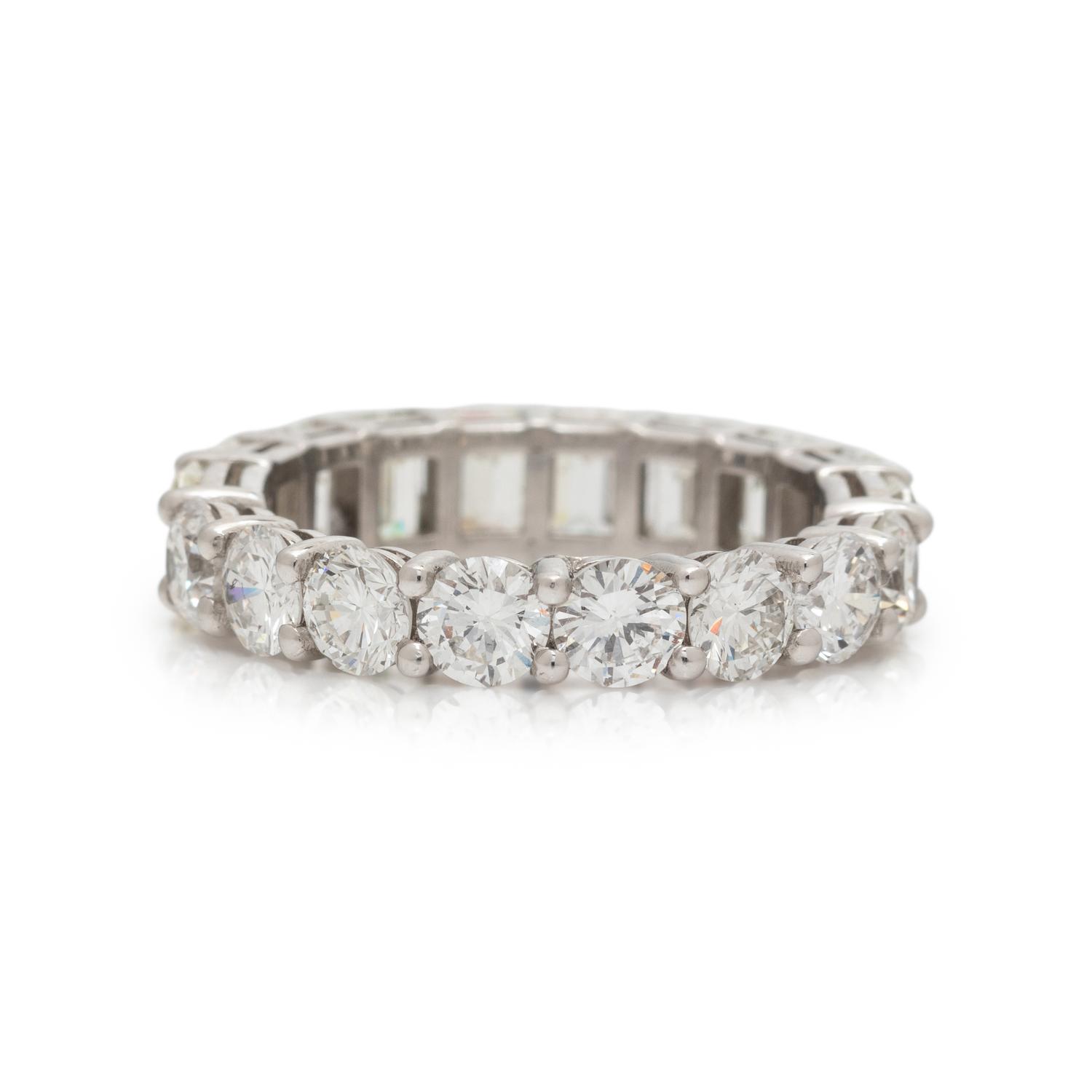 TWO-SIDED DIAMOND ETERNITY BAND