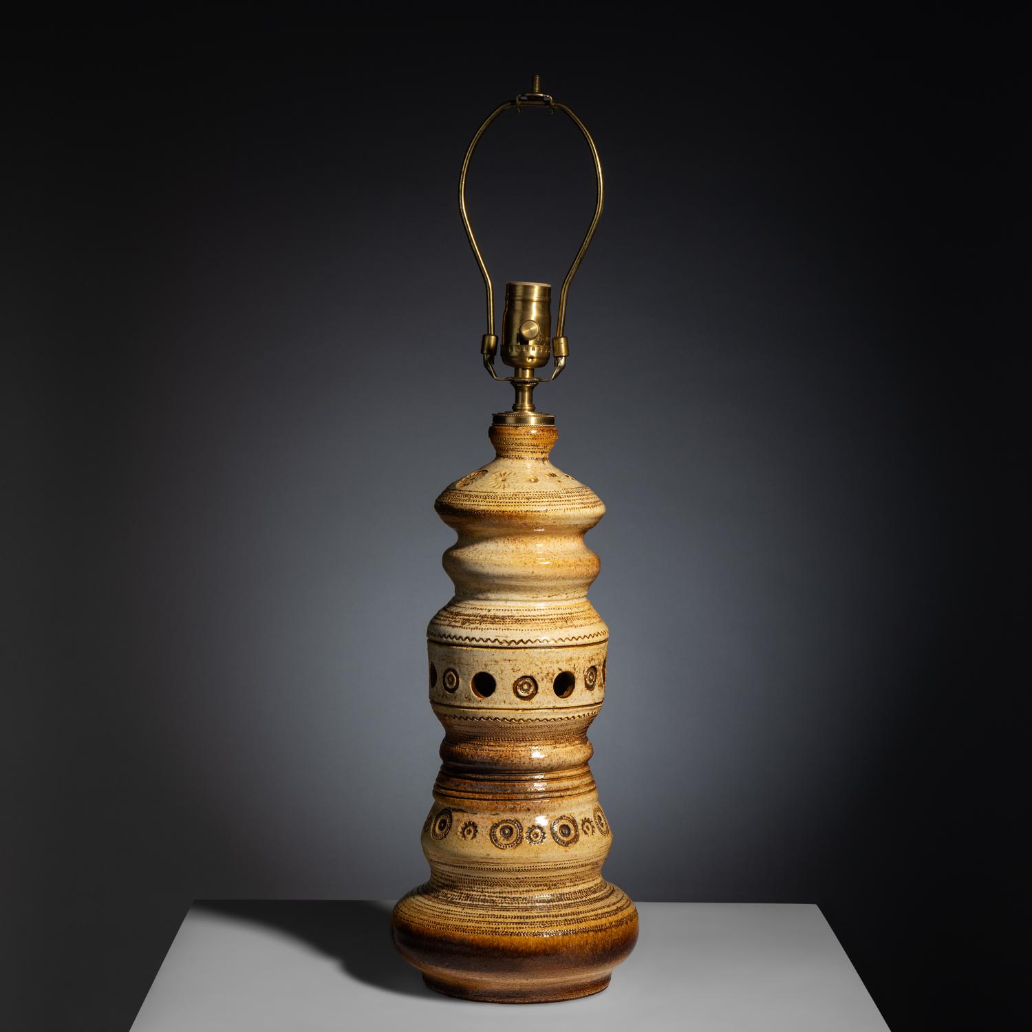 Table lamp