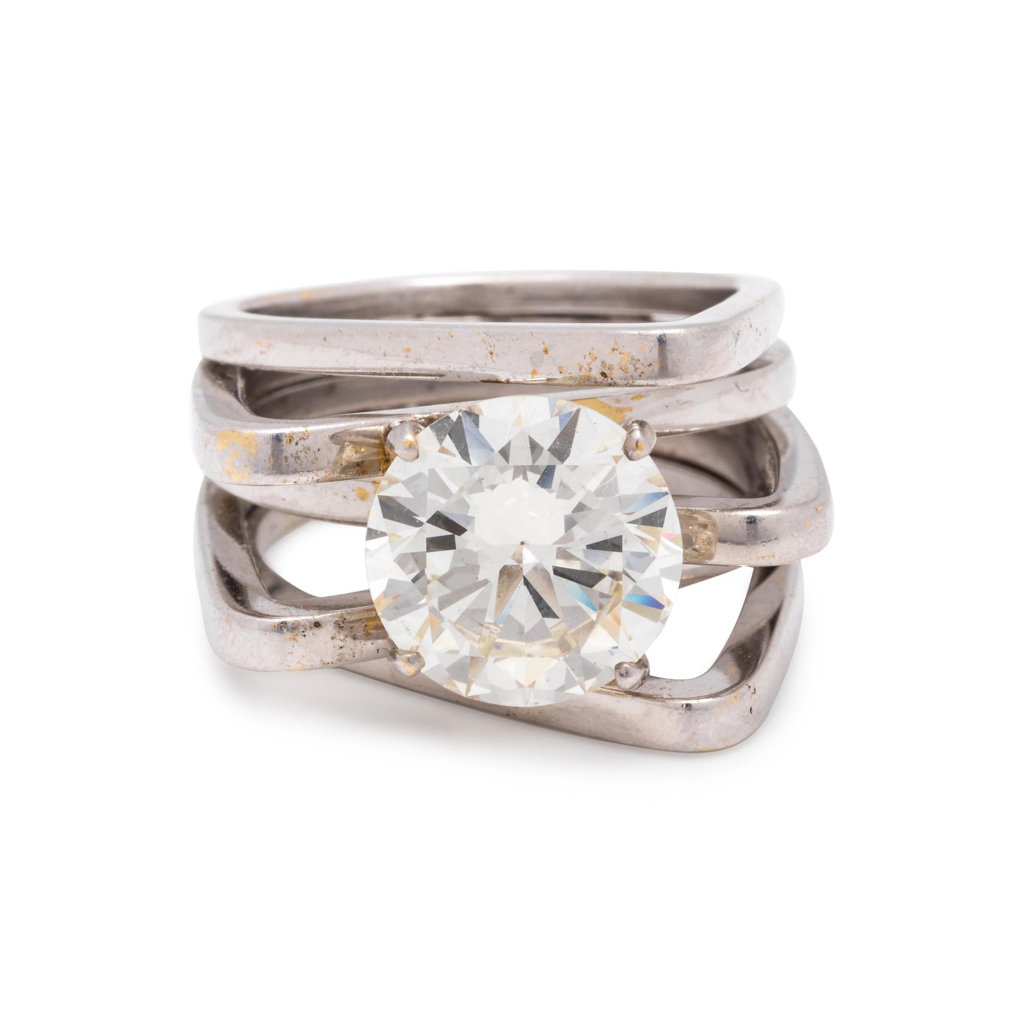 DIAMOND RING
