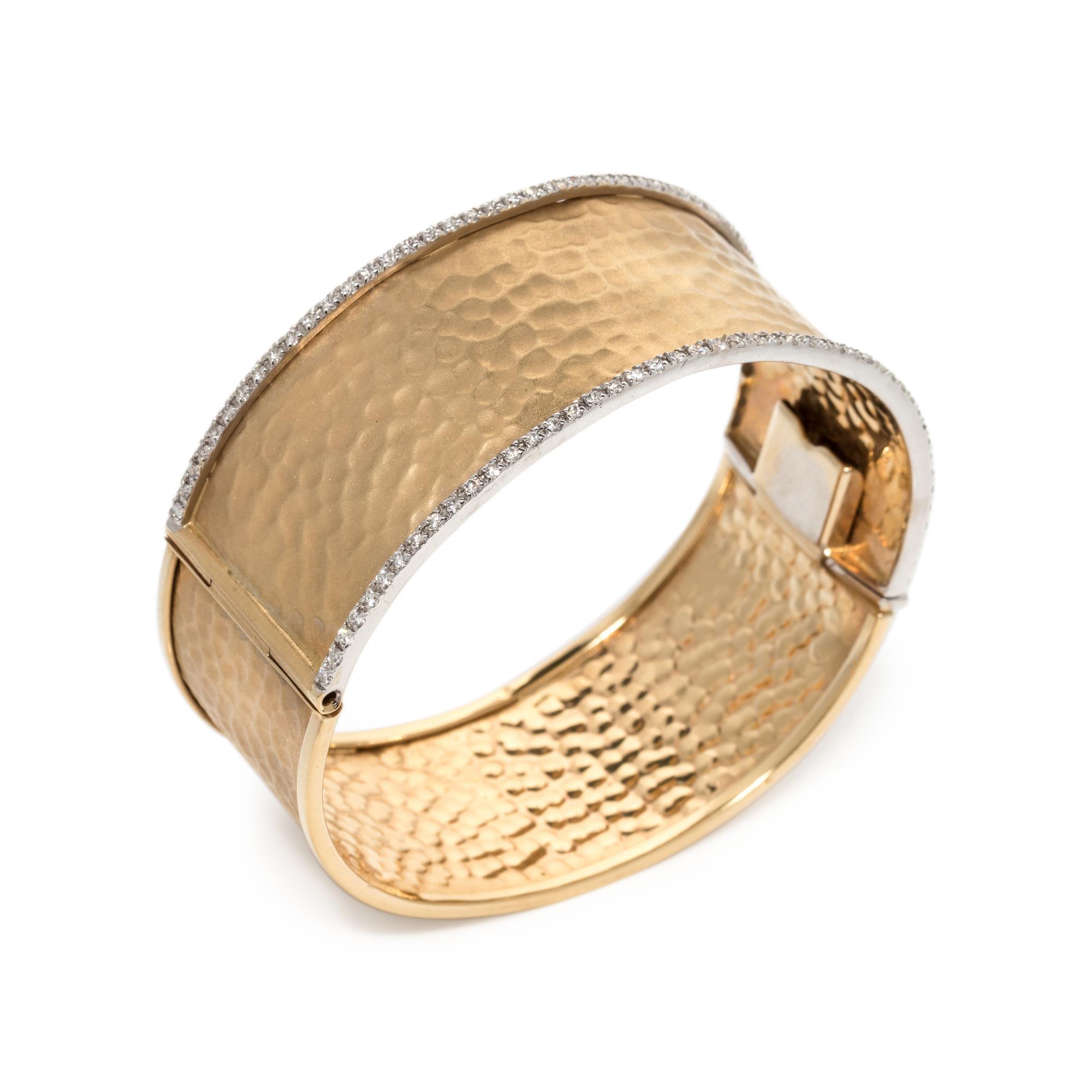 YELLOW GOLD AND DIAMOND BANGLE BRACELET