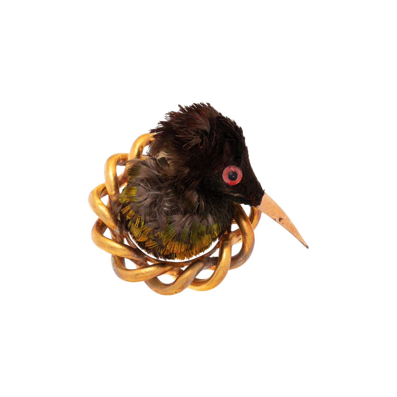 YELLOW GOLD AND FEATHER BIRD BROOCH
