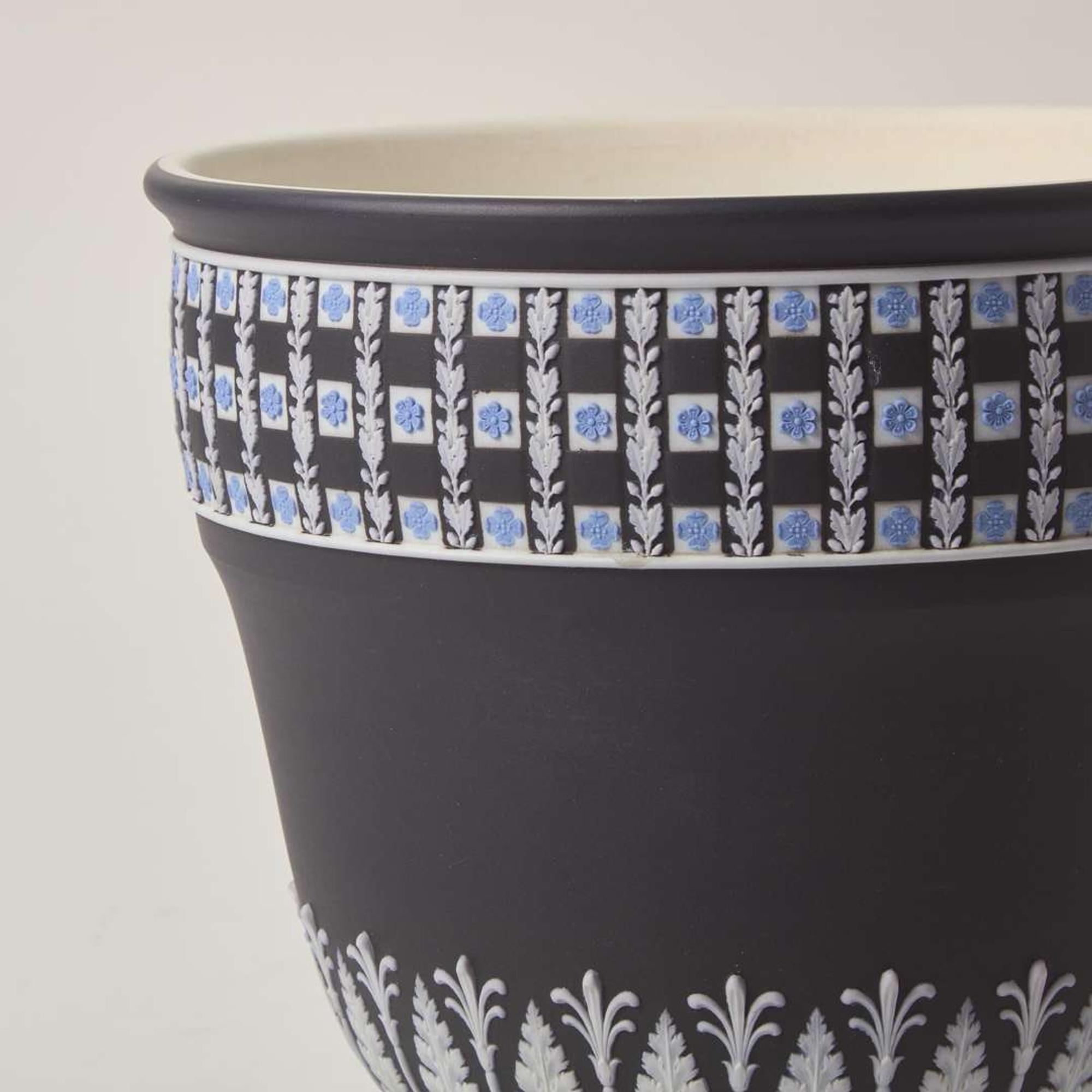 A Wedgwood Tricolor Diced Black Dip Jasperware Jardiniere UK, circa 1890