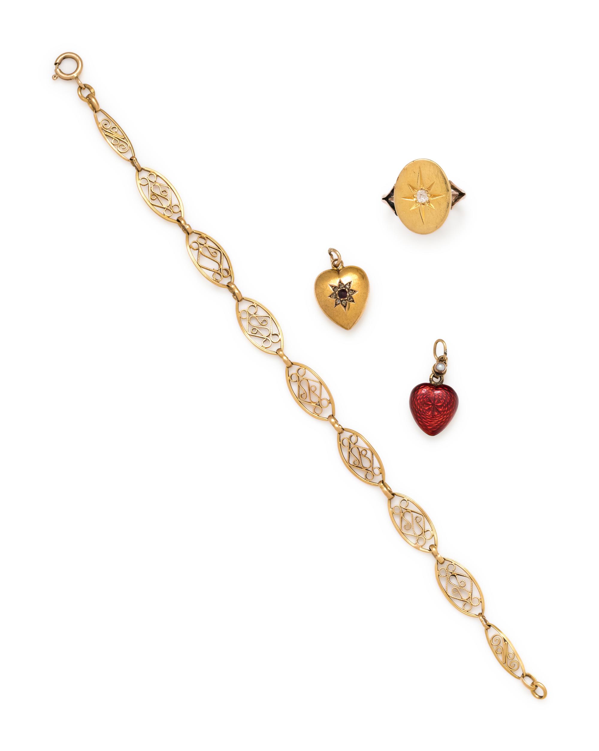 COLLECTION OF YELLOW GOLD JEWELRY