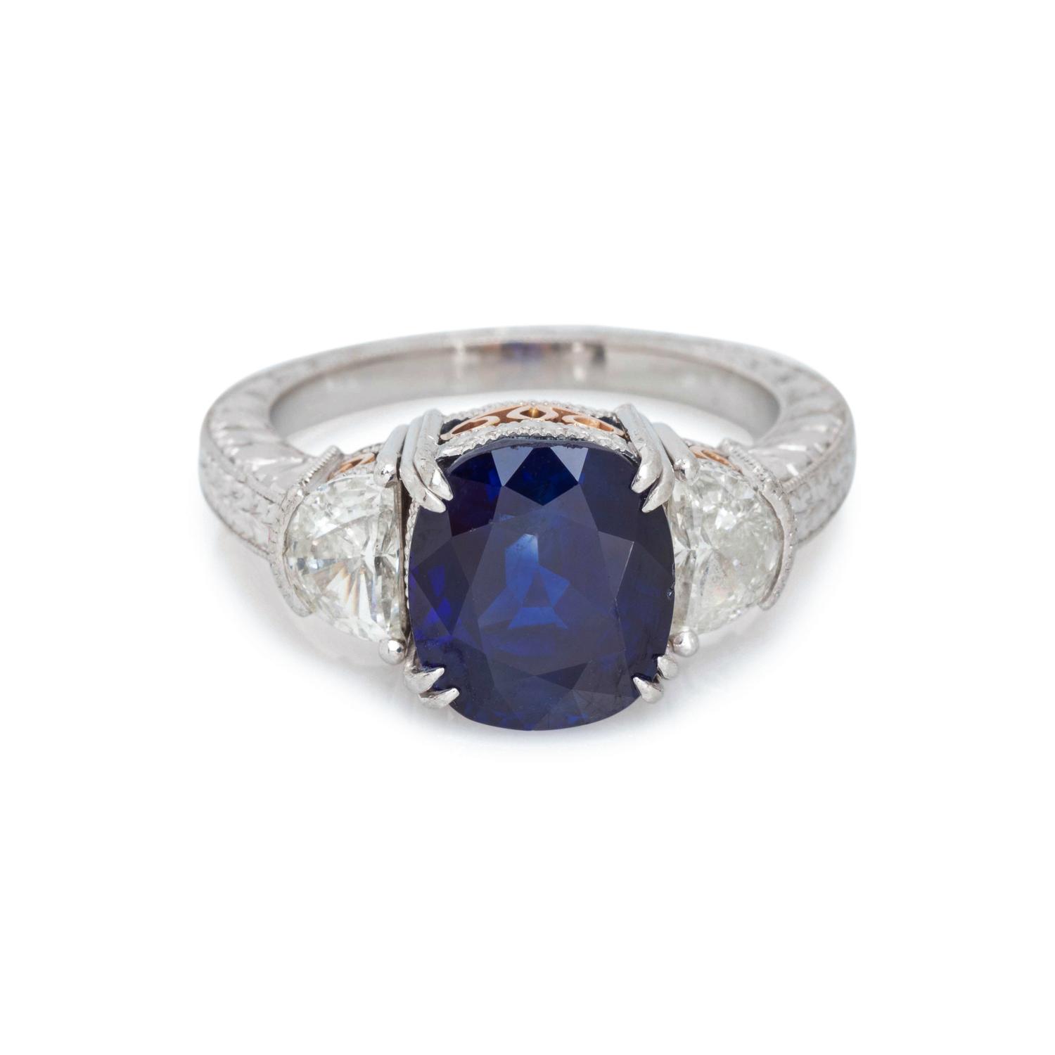 SAPPHIRE AND DIAMOND RING