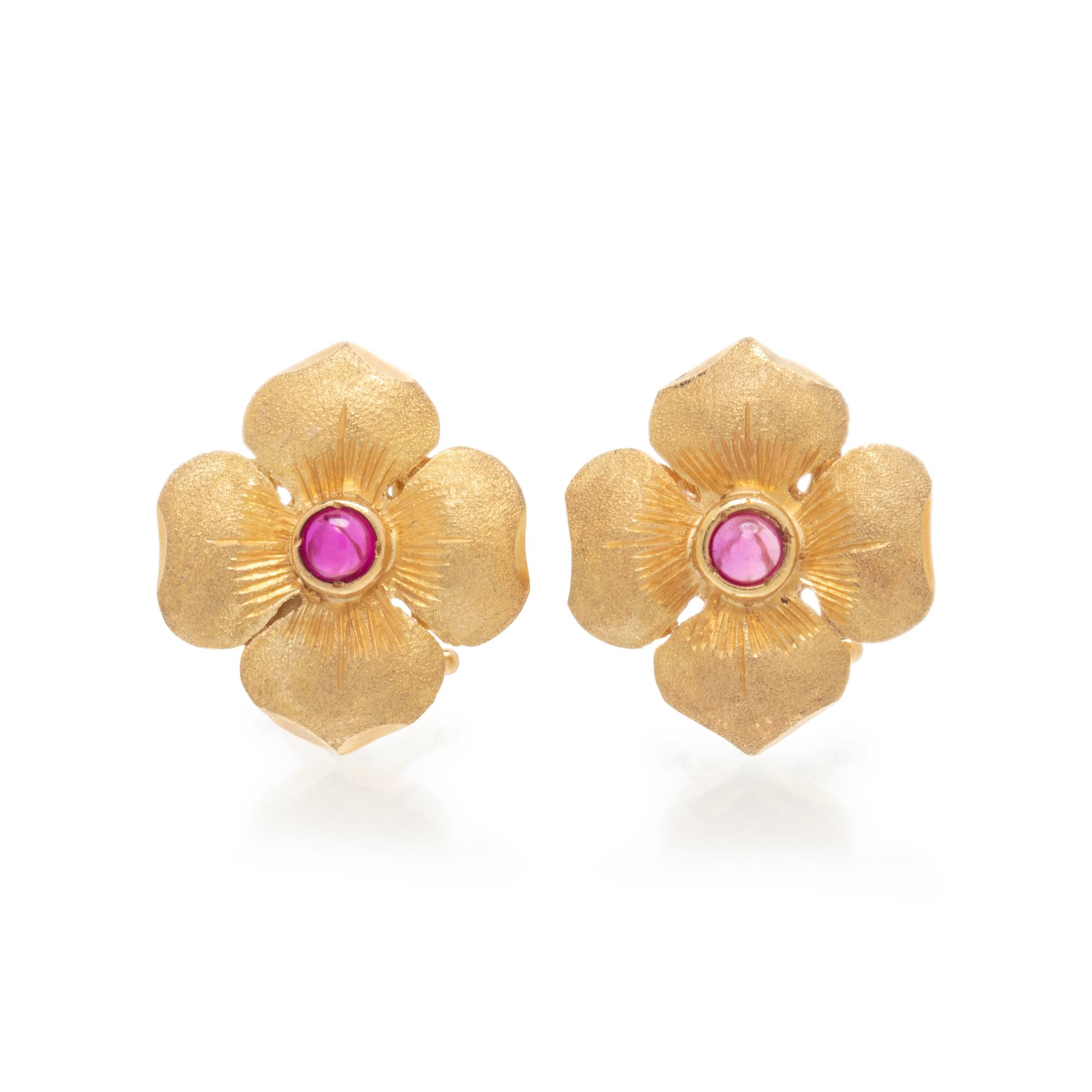 YELLOW GOLD AND SYNTHETIC RUBY FLOWER EARRINGS