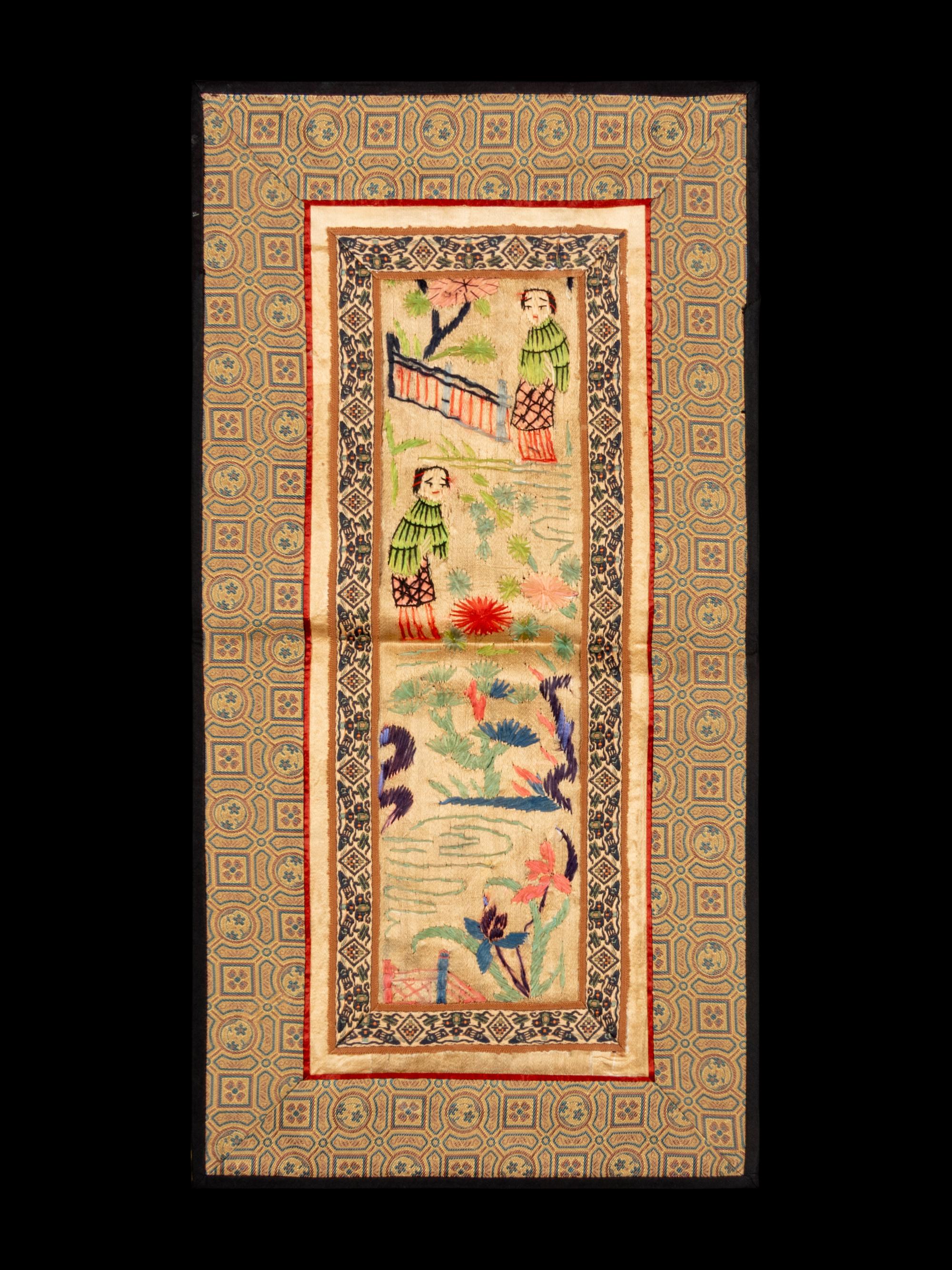 A Collection of 33 Chinese Embroidered Silk Panels 近代 綉片33幅