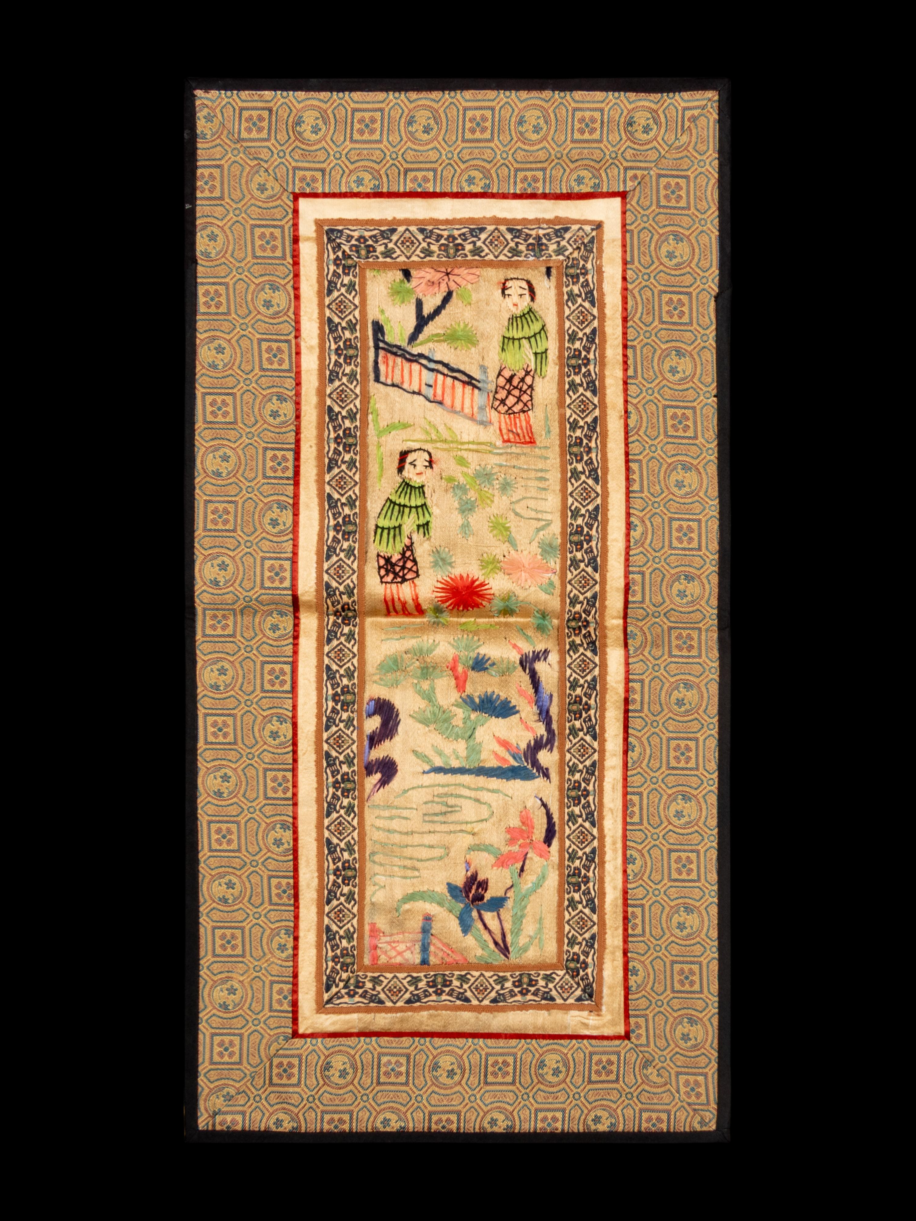 A Collection of 33 Chinese Embroidered Silk Panels 近代 綉片33幅