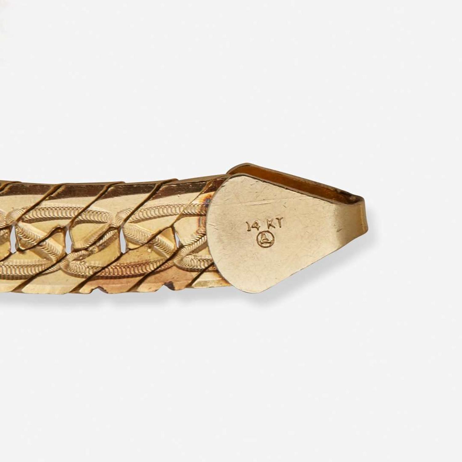 A 14K Yellow Gold Chain