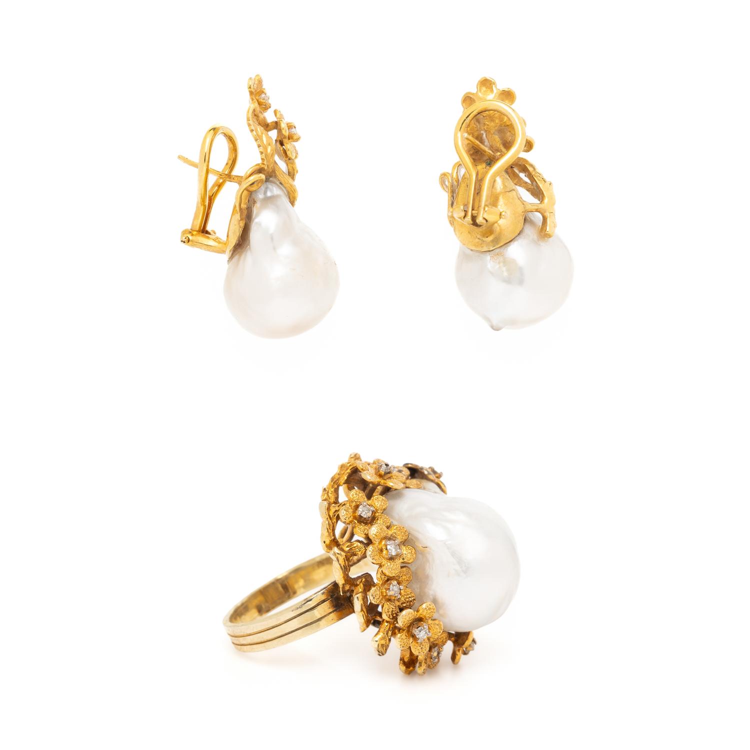 CULTURED BAROQUE PEARL, DIAMOND, AND YELLOW GOLD JEWELRY SET
