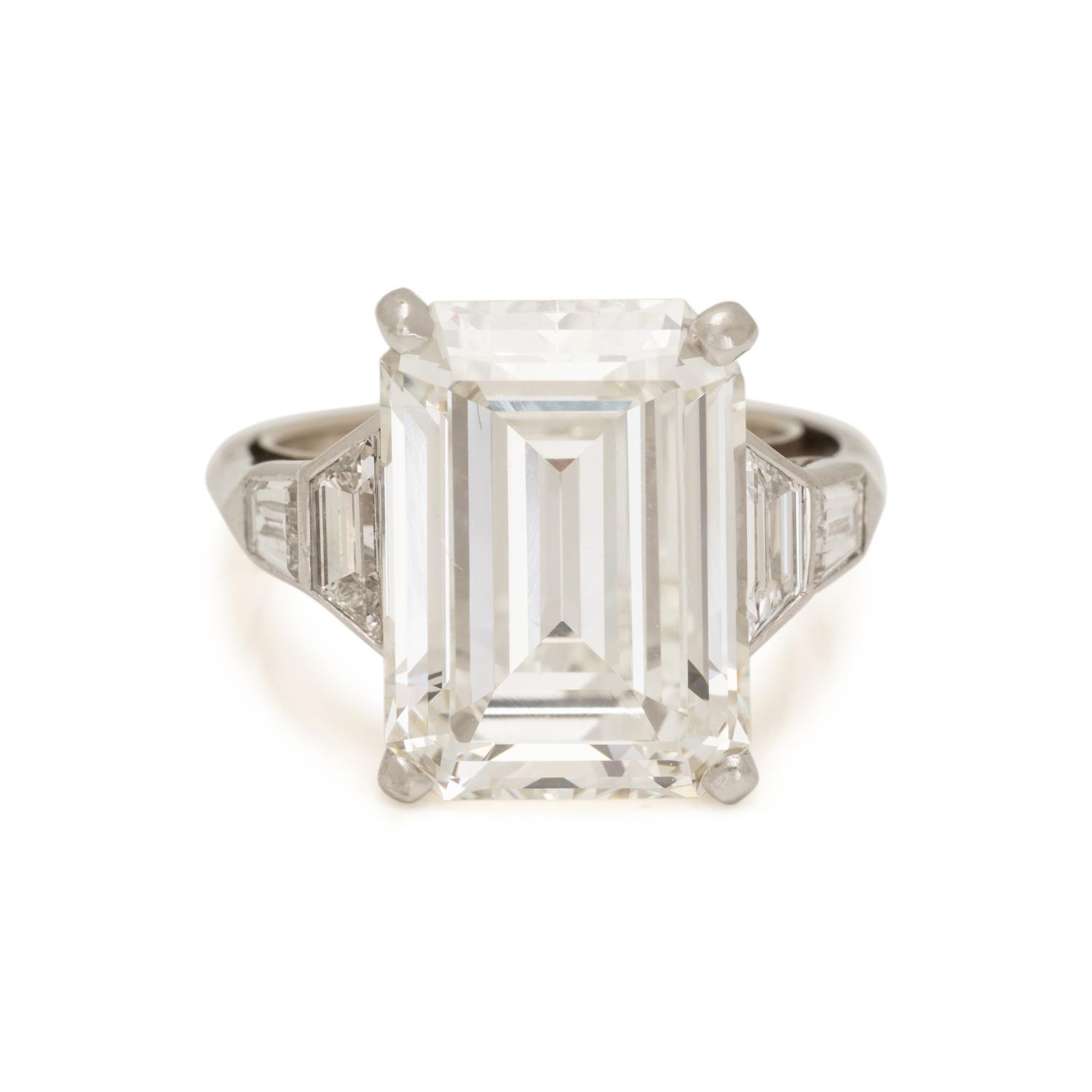 VERDURA, DIAMOND AND PLATINUM RING