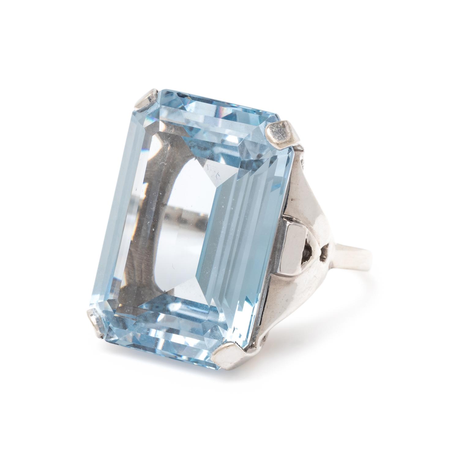 SYNTHETIC SPINEL RING