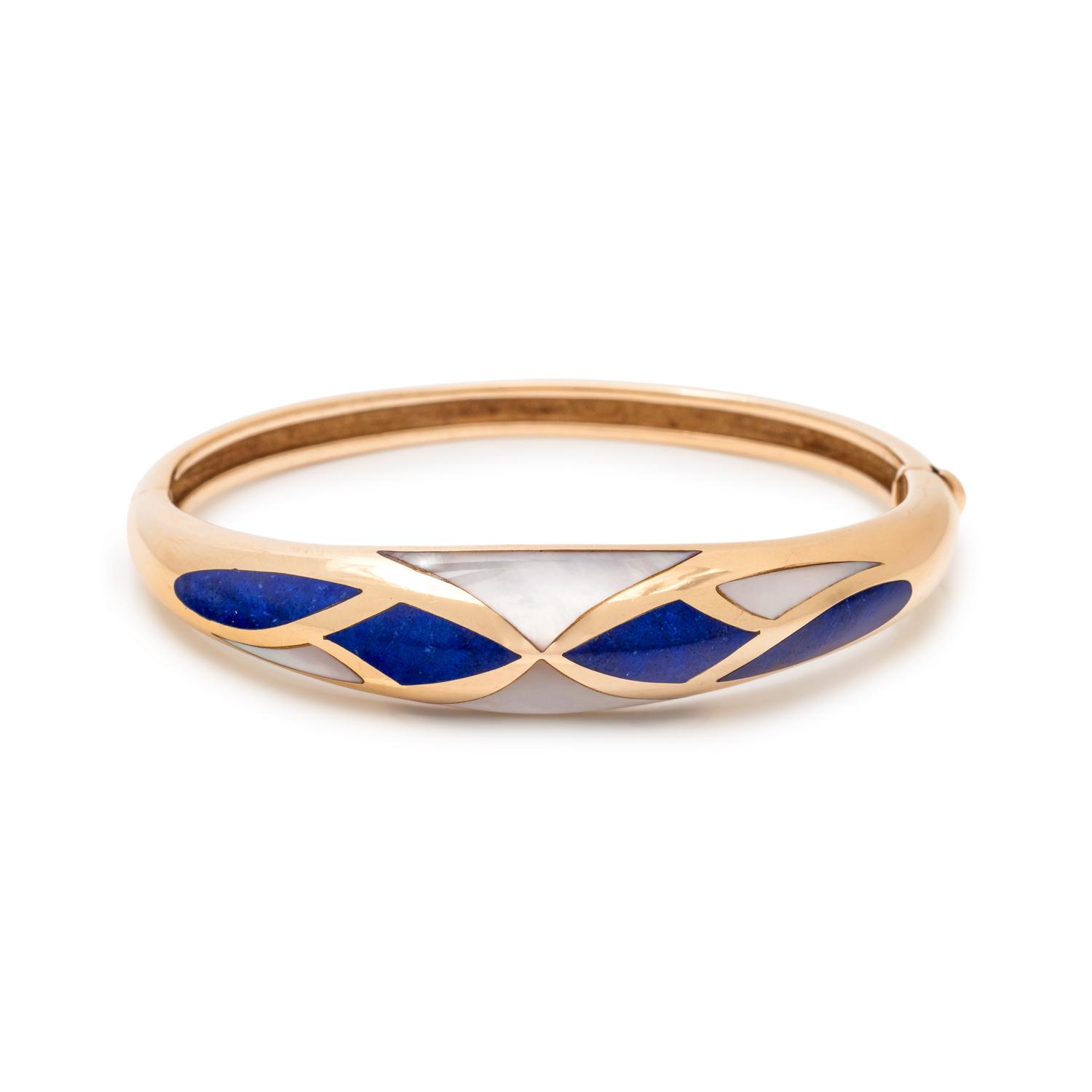 KURT WAYNE, YELLOW GOLD, LAPIS LAZULI AND MOTHER-OF-PEARL BANGLE BRACELET