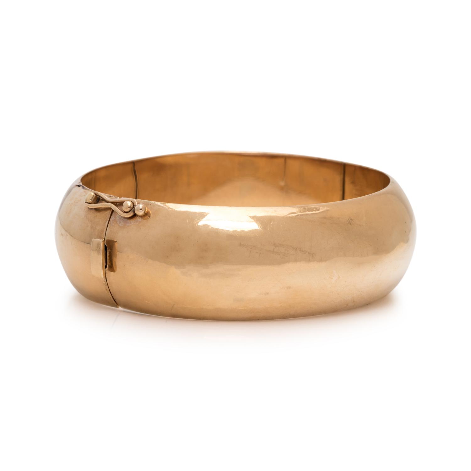 YELLOW GOLD BANGLE BRACELET