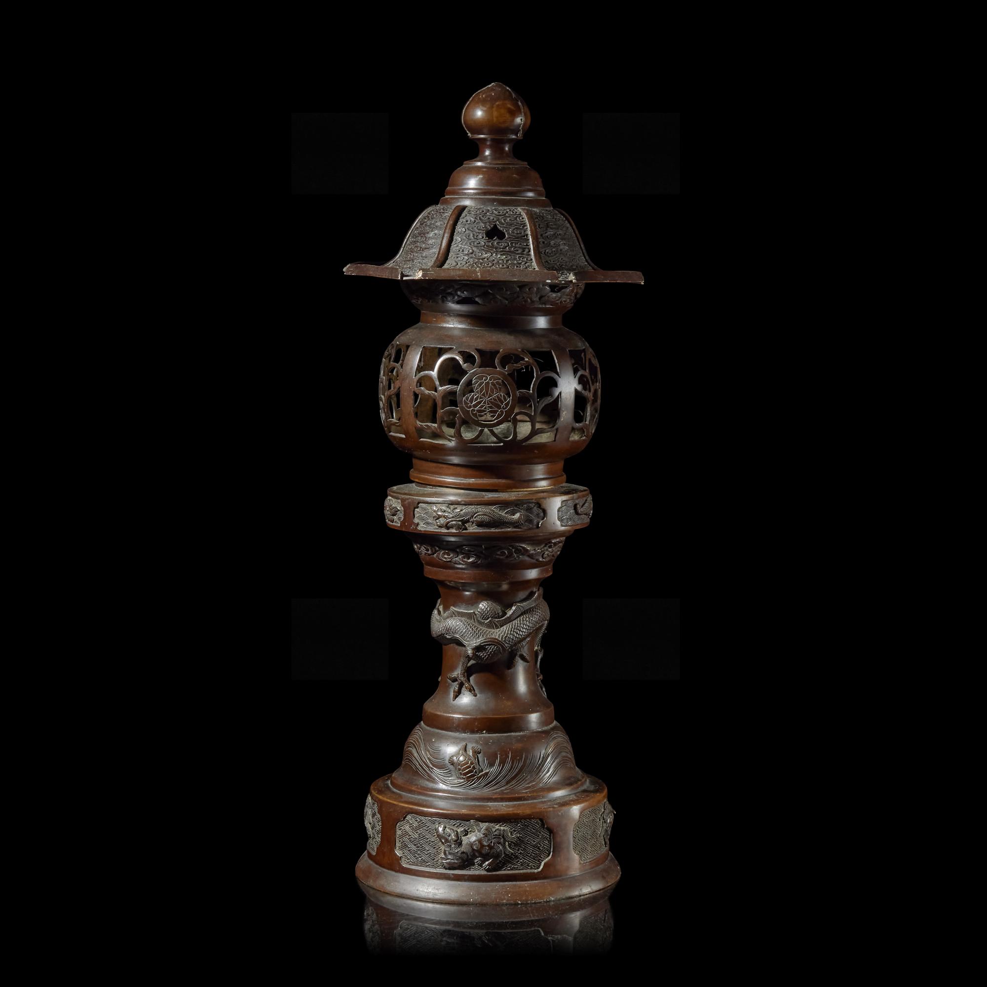 A Japanese Patinated Bronze Lantern, Late Meiji Period — 日本明治时代晚期 铜香炉