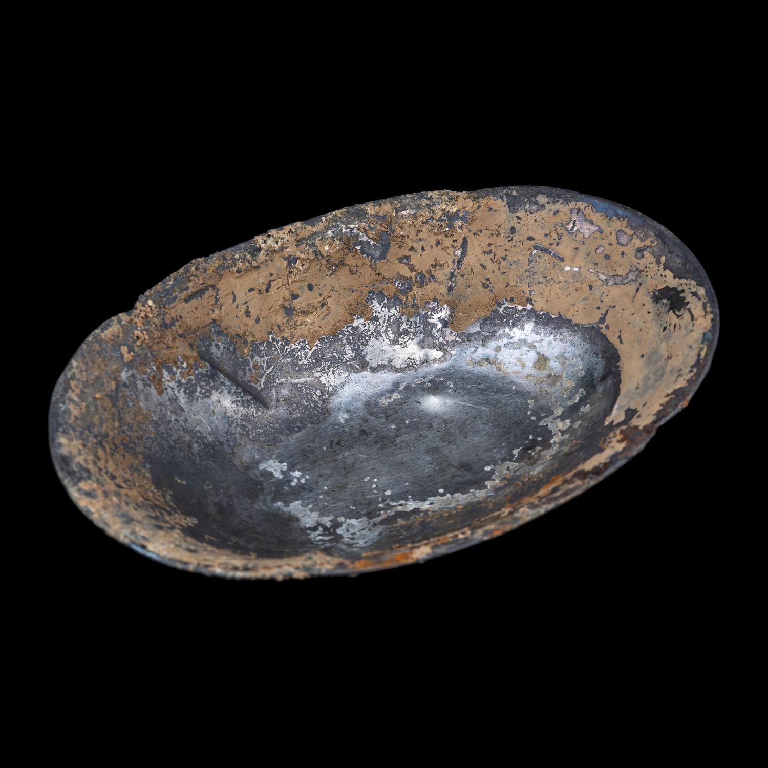 A Chinese Silver Begonia-Shaped Footed Dish, Tang Dynasty 唐 四曲海棠式高足銀碗