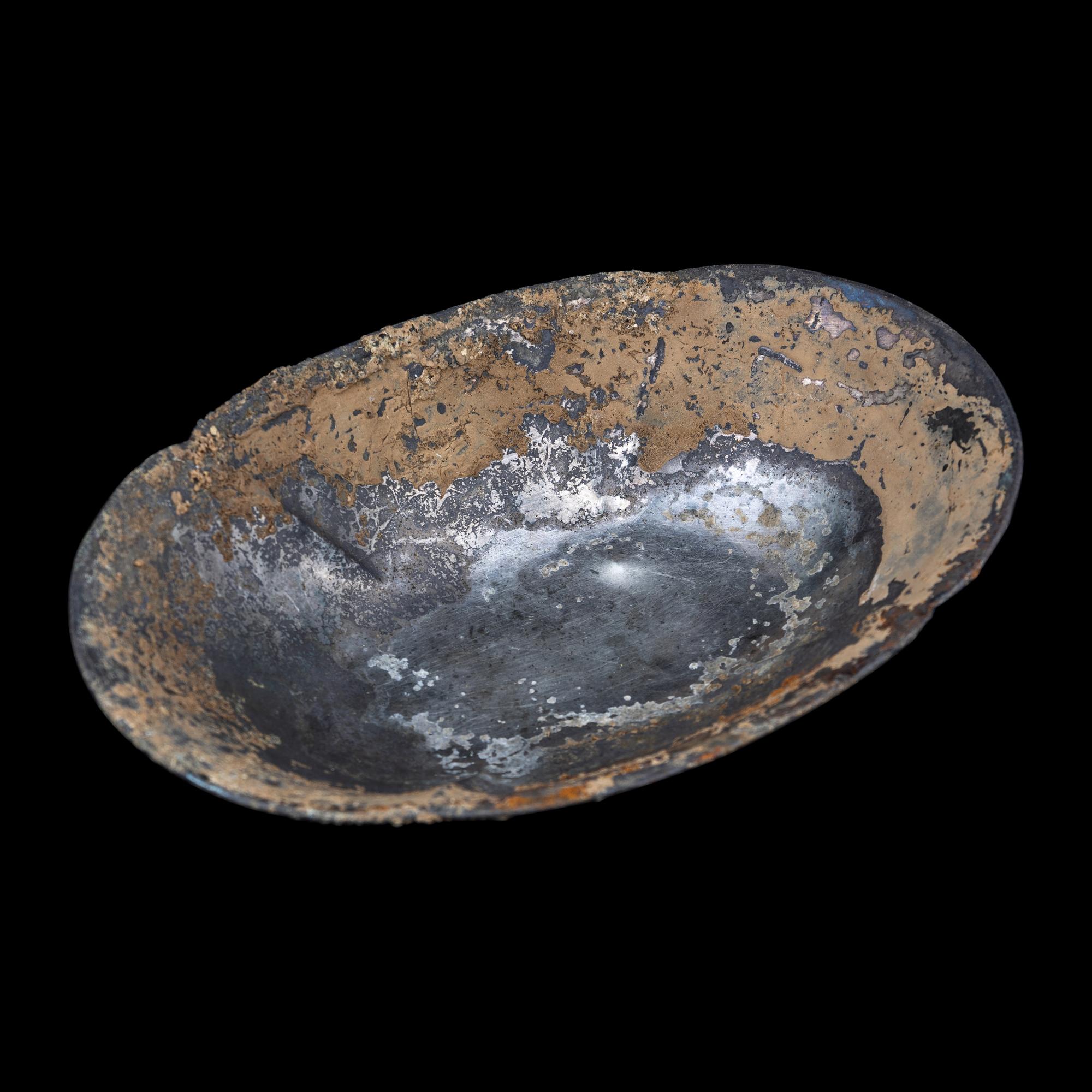 A Chinese Silver Begonia-Shaped Footed Dish, Tang Dynasty 唐 四曲海棠式高足銀碗