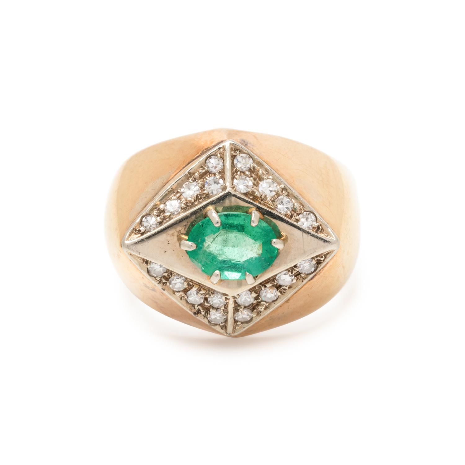 EMERALD AND DIAMOND RING