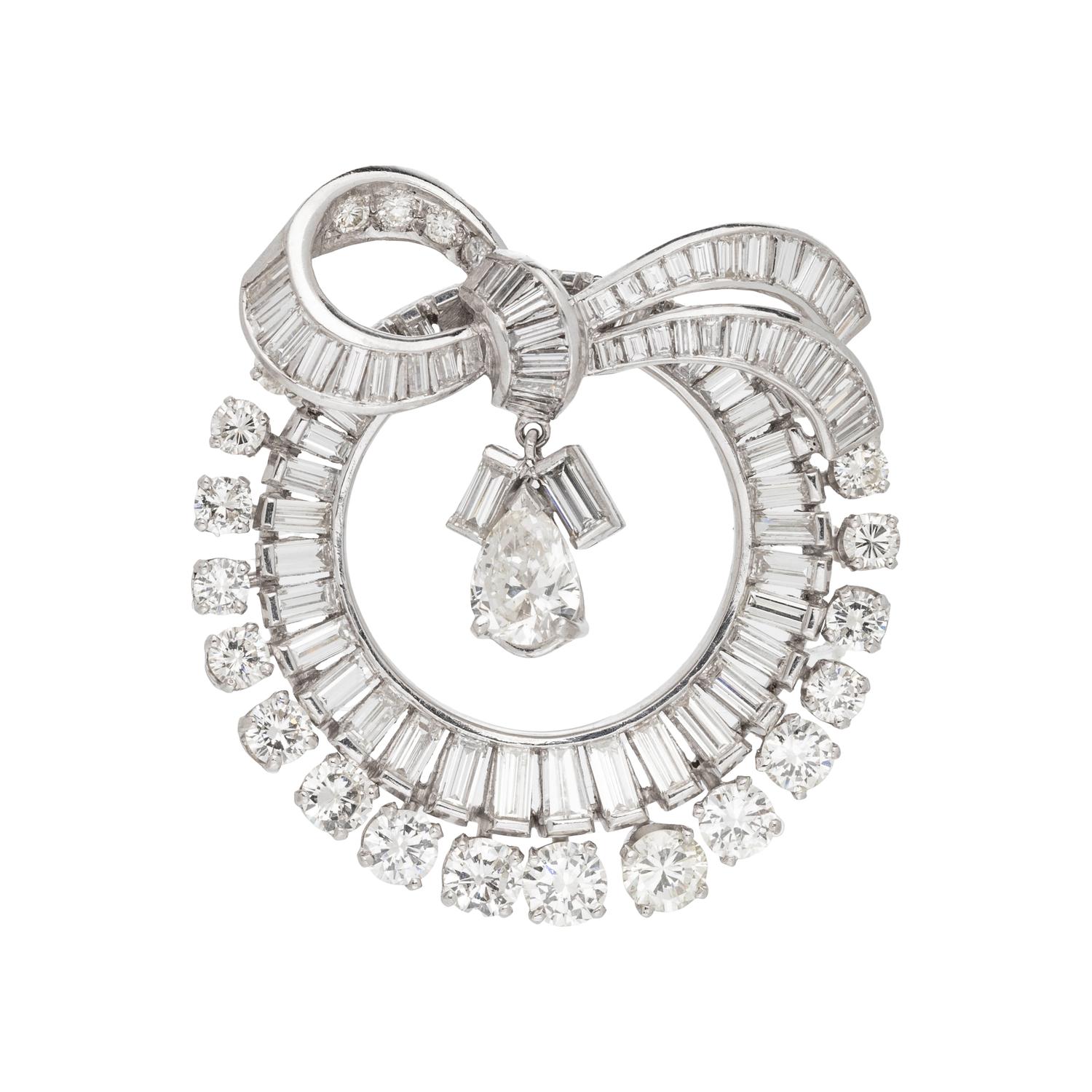 PLATINUM AND DIAMOND WREATH PENDANT/BROOCH