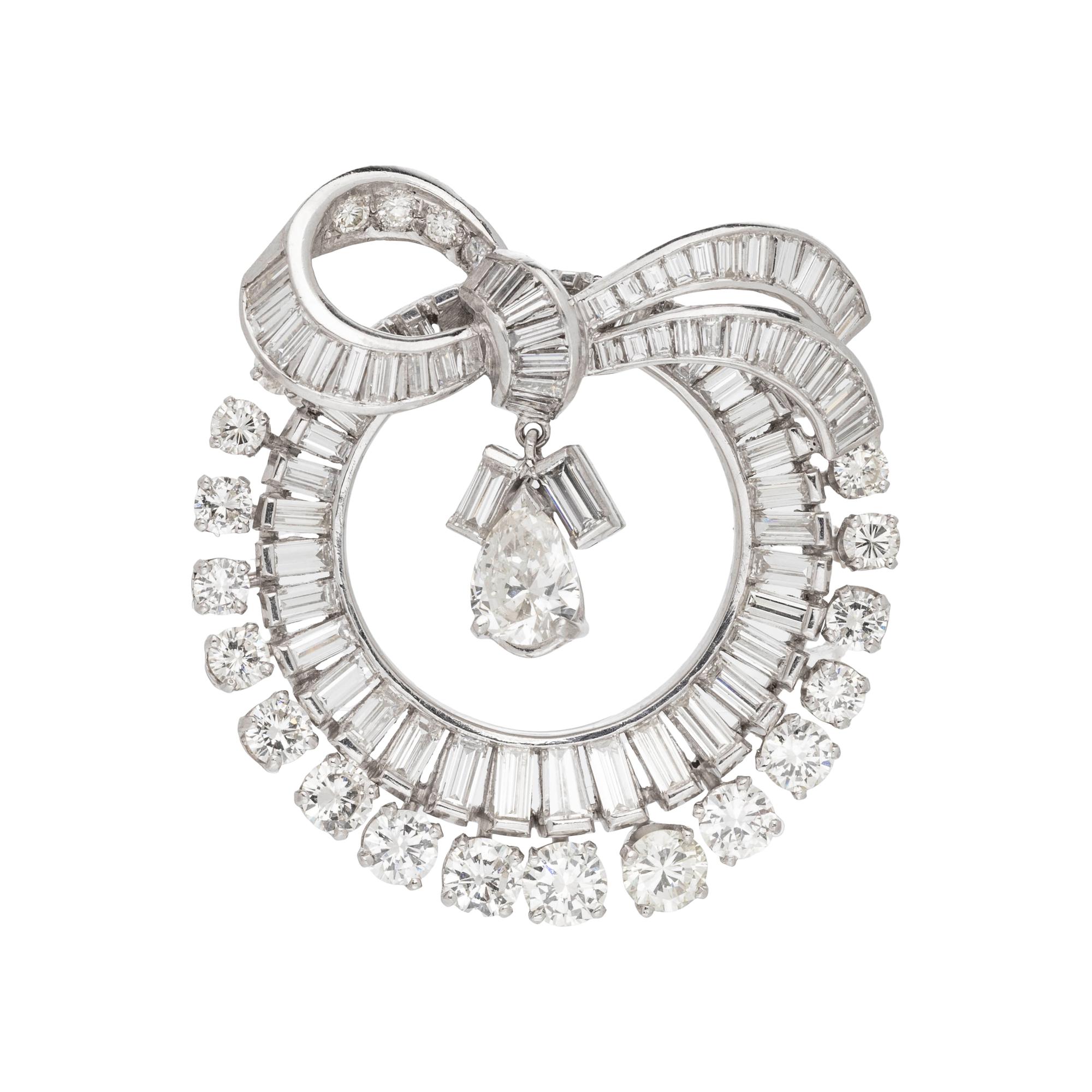 PLATINUM AND DIAMOND WREATH PENDANT/BROOCH