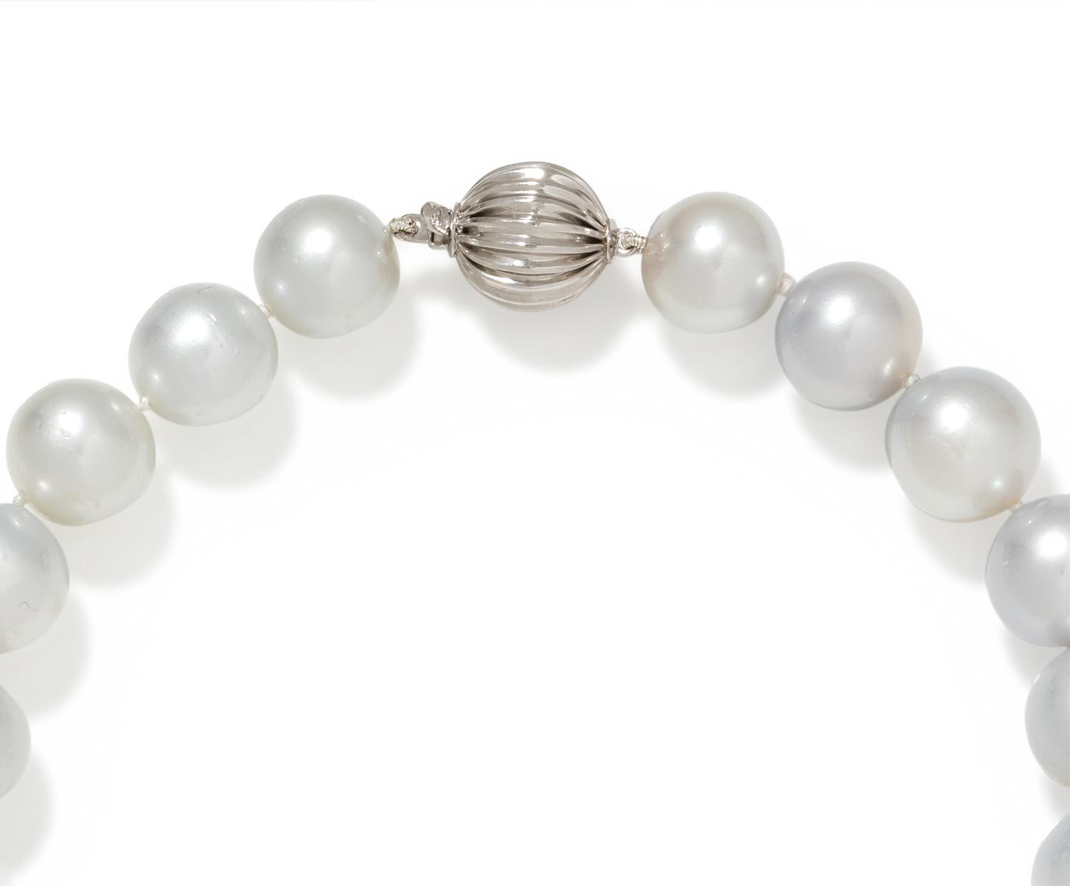 CULTURED SOUTH SEA PEARL NECKLACE