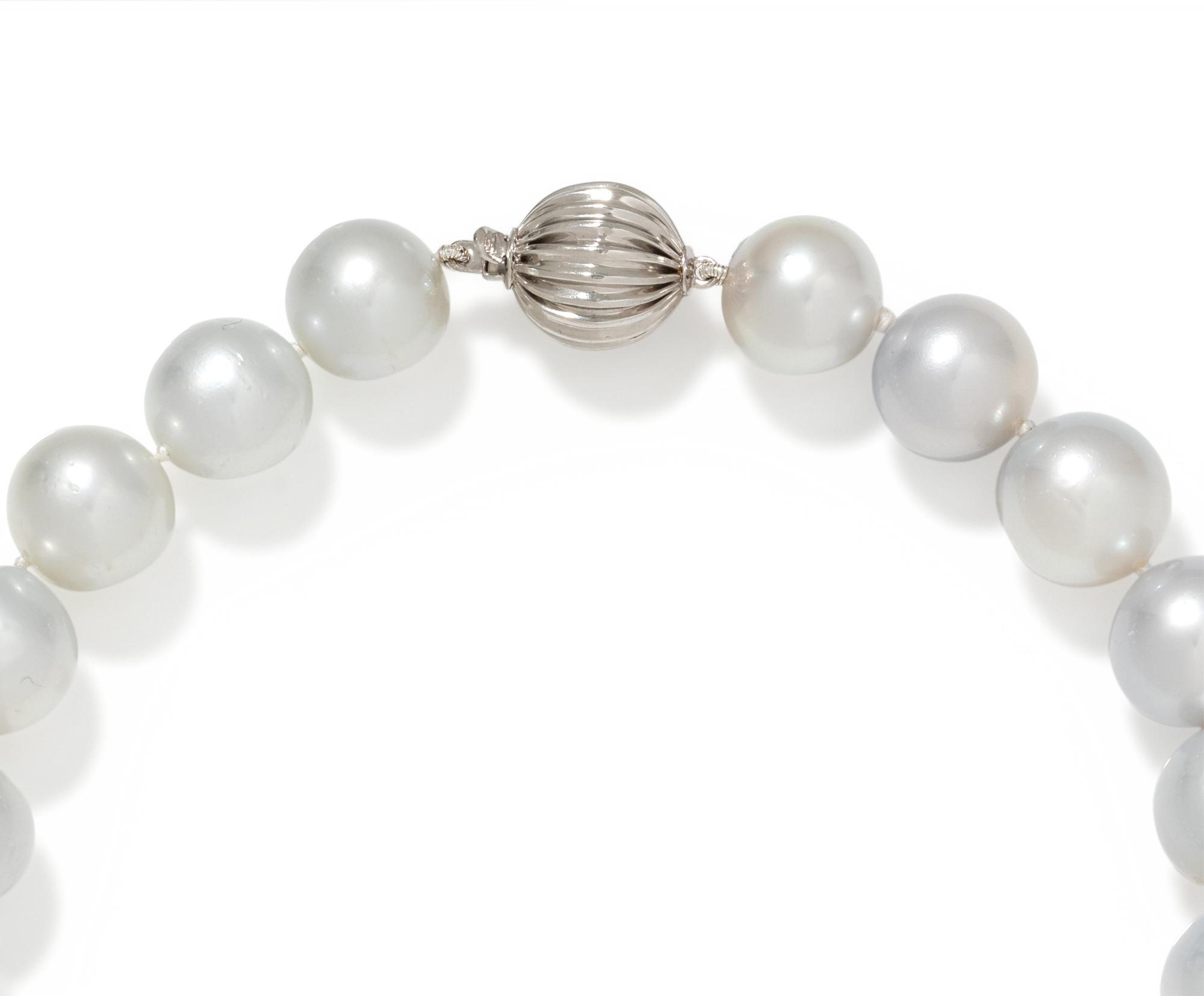 CULTURED SOUTH SEA PEARL NECKLACE