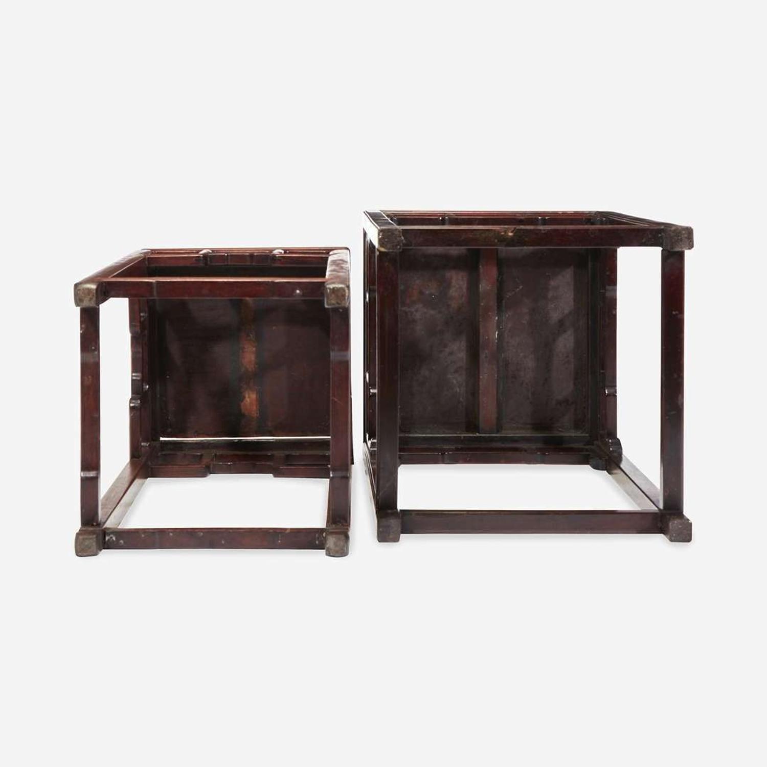 Two Chinese hardwood stands 硬木香几两件 19th/20th century ???????