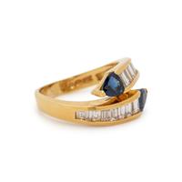 SAPPHIRE AND DIAMOND RING
