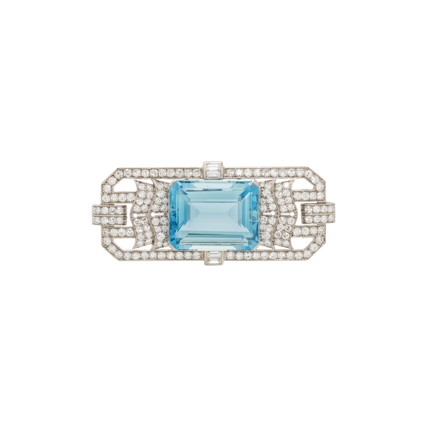 ART DECO, AQUAMARINE AND DIAMOND BROOCH