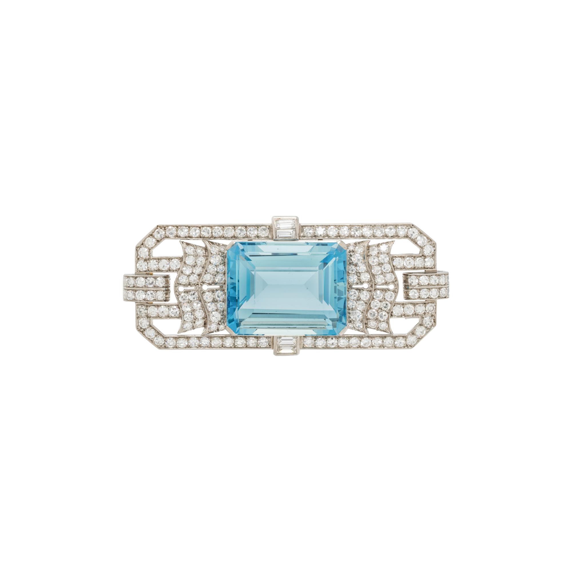 ART DECO, AQUAMARINE AND DIAMOND BROOCH