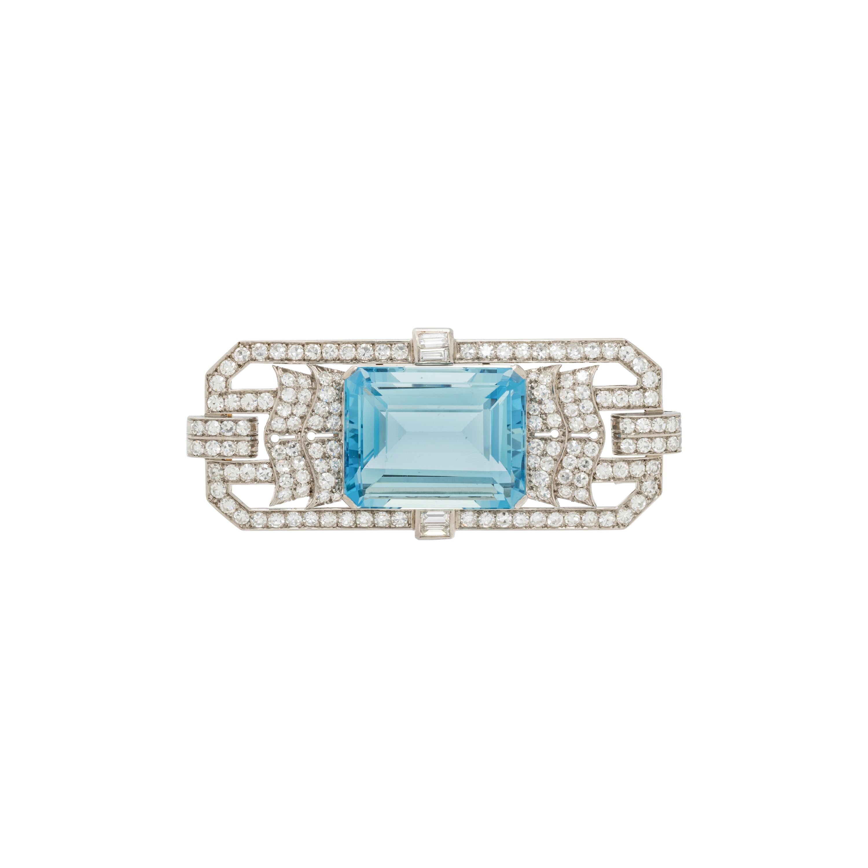 ART DECO, AQUAMARINE AND DIAMOND BROOCH
