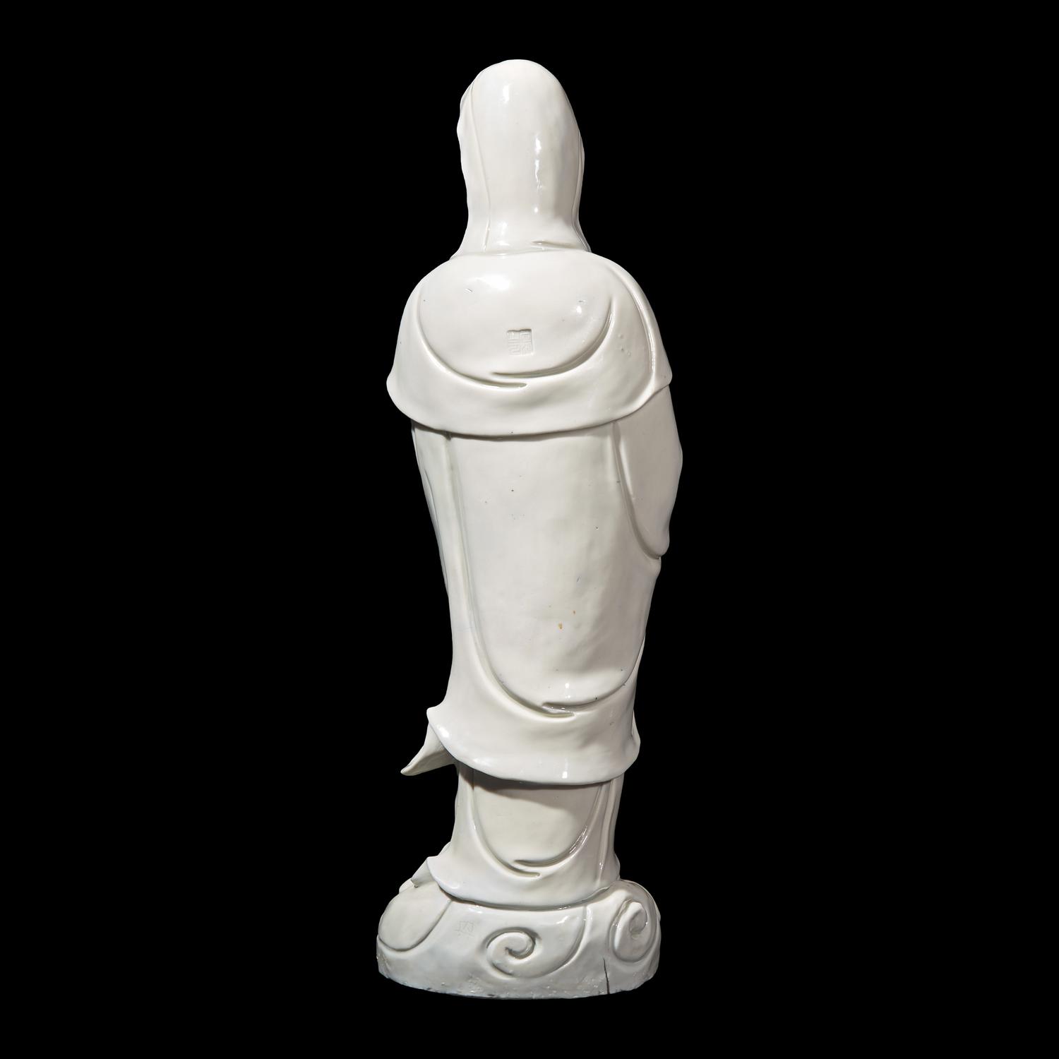 An Impressive Chinese Blanc de Chine Guanyin , Impressed Sunjiang Shanren M ark, 17th/18th Century 清早期 筍江山人款德化白瓷觀音立像