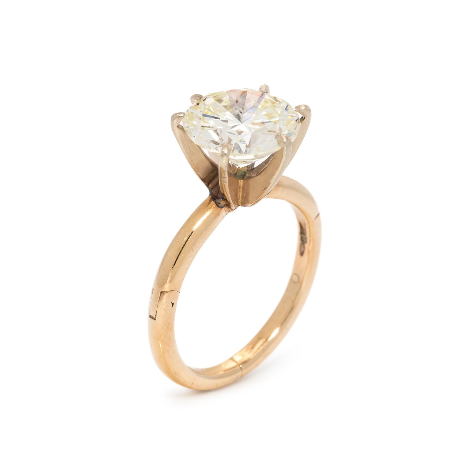 DIAMOND RING