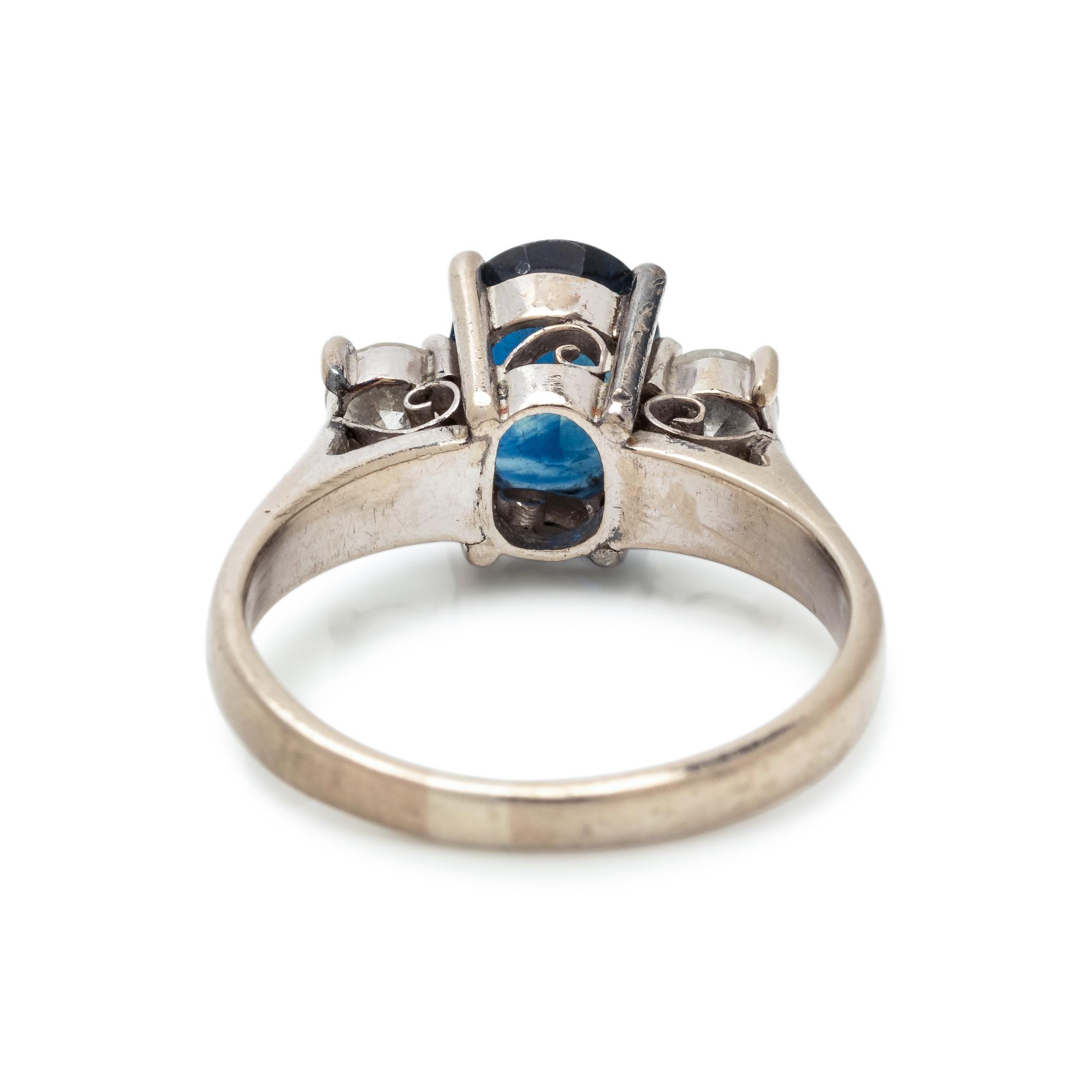 SAPPHIRE AND DIAMOND RING