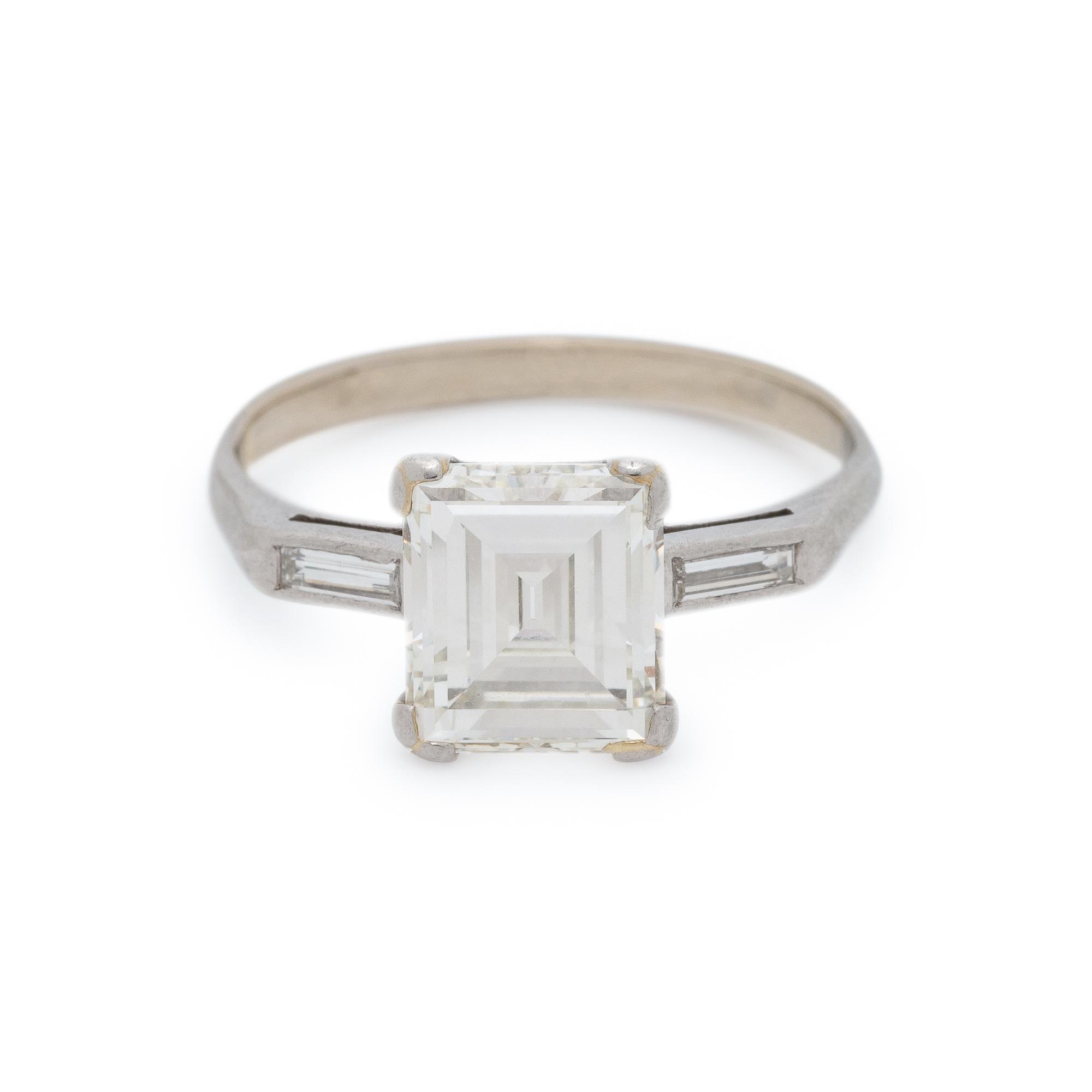 DIAMOND RING