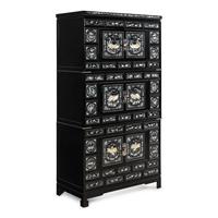 A Korean Mother-of-Pearl Inset Black Lacquer Chest, 20th Century — 近代 韓國黑漆嵌螺鈿大櫃