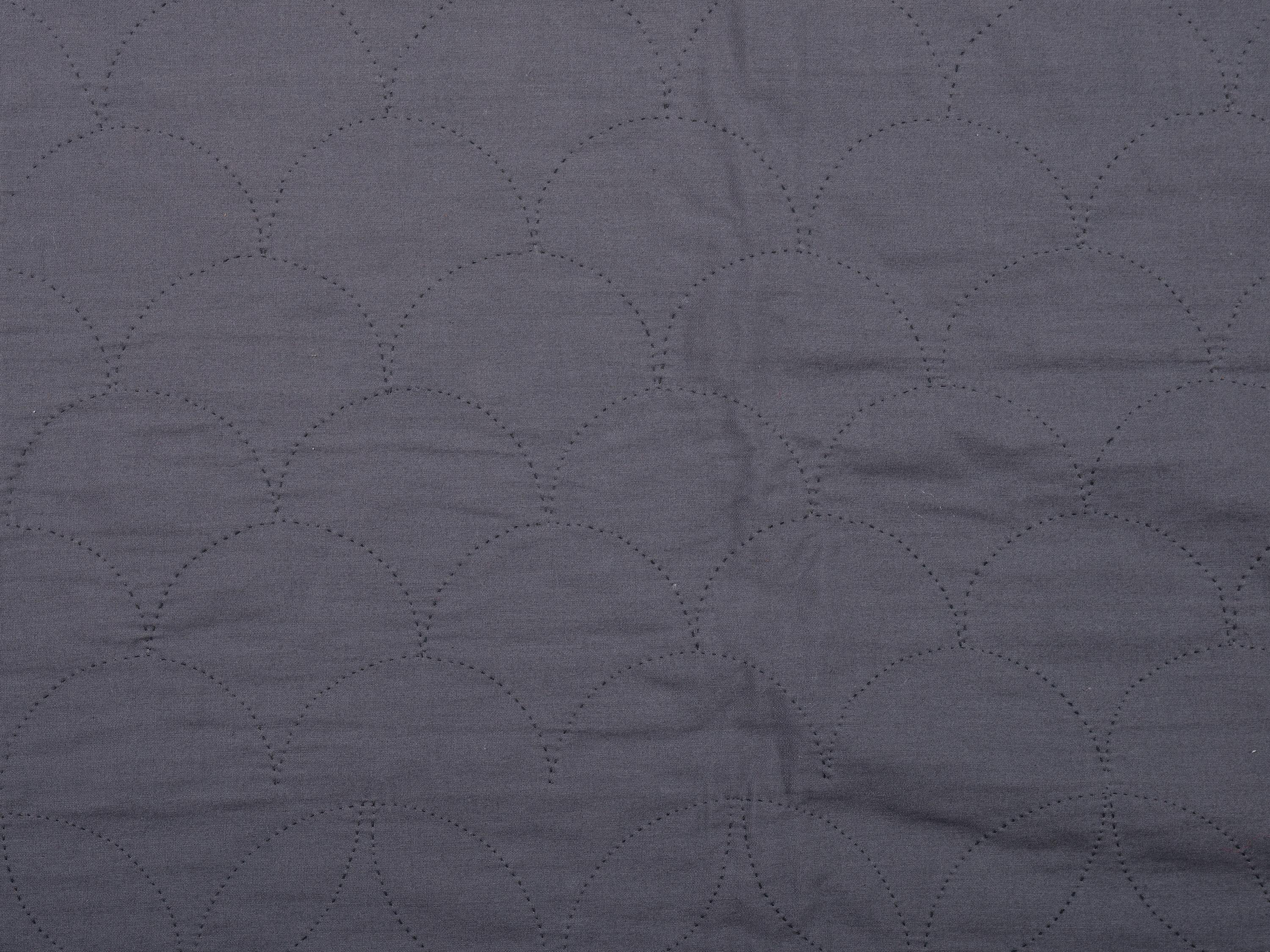 An Amish Pieced Cotton Quilt